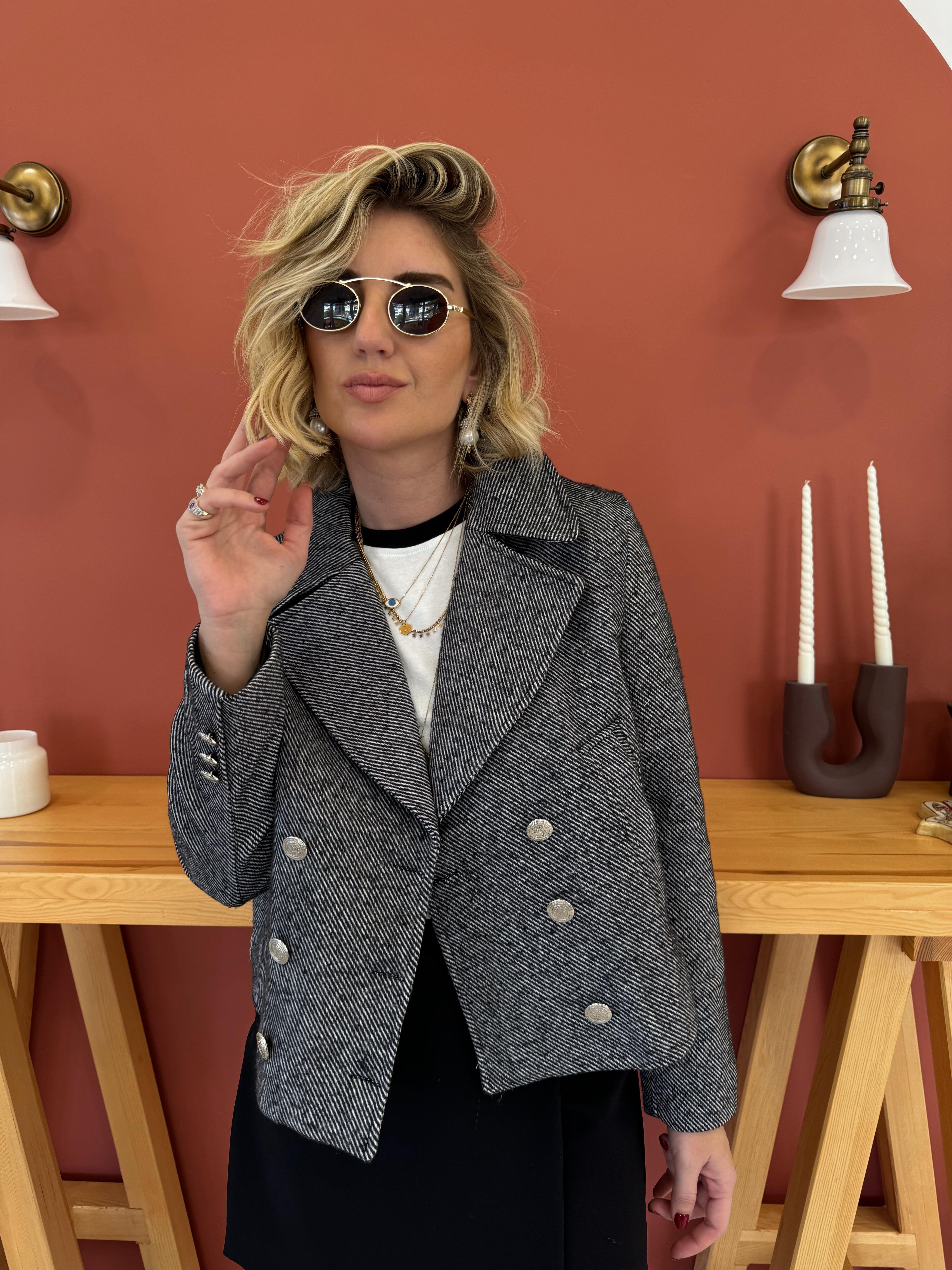 Orjinal Marka Dokulu Füme Kruvaze Mont