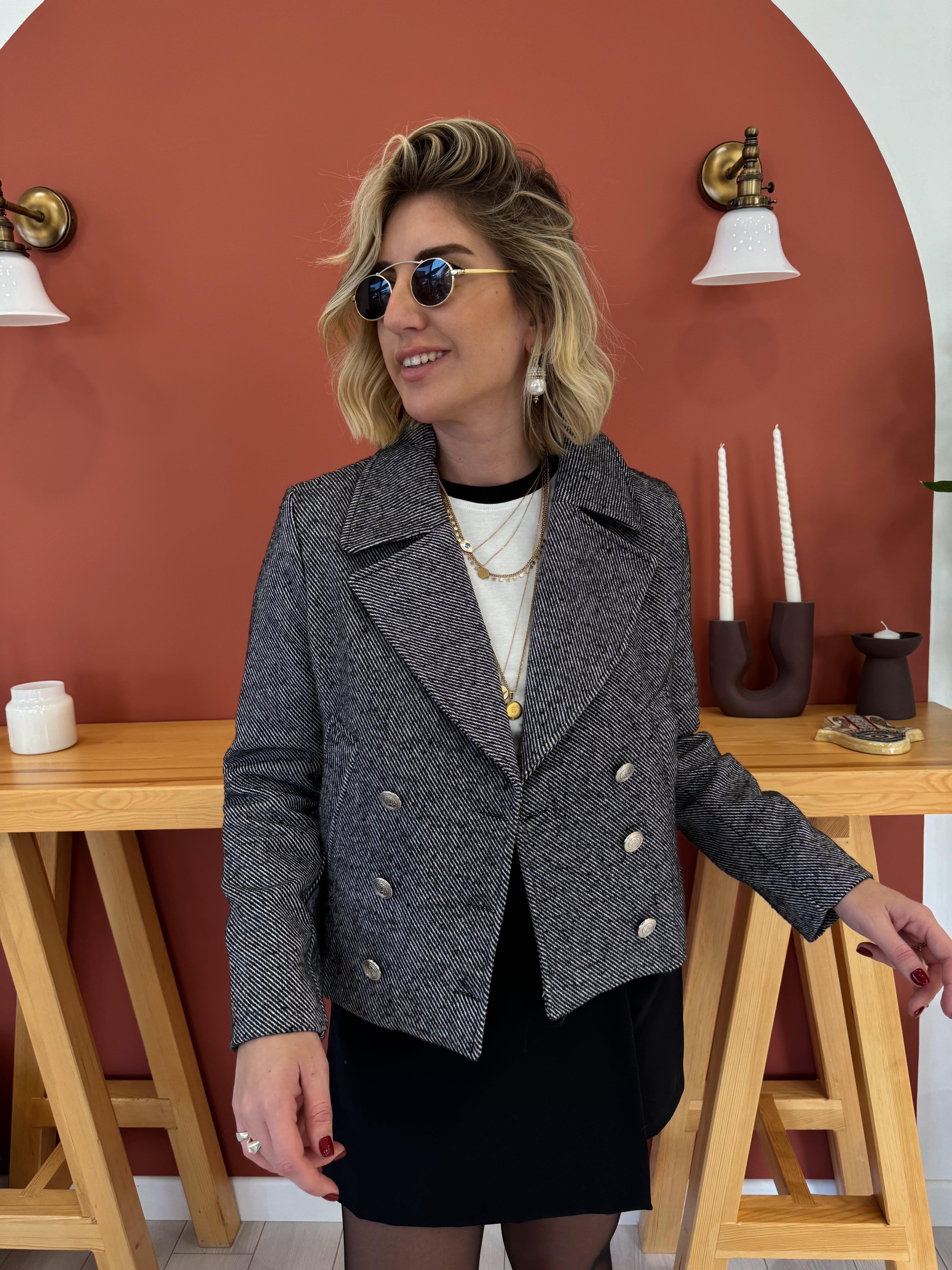 Orjinal Marka Dokulu Füme Kruvaze Mont