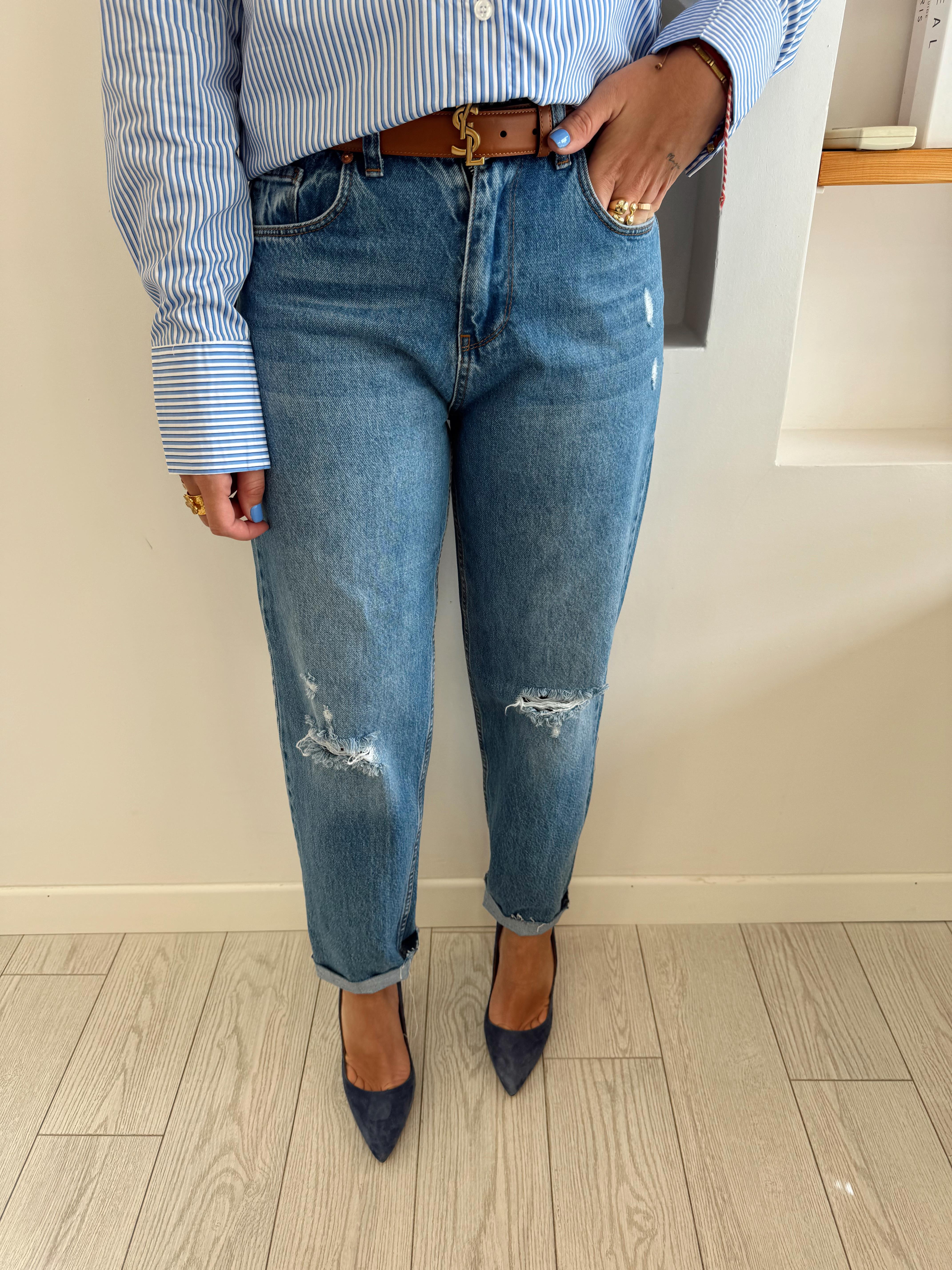 Orjinal Marka Yırtık Detaylı Mom Jean