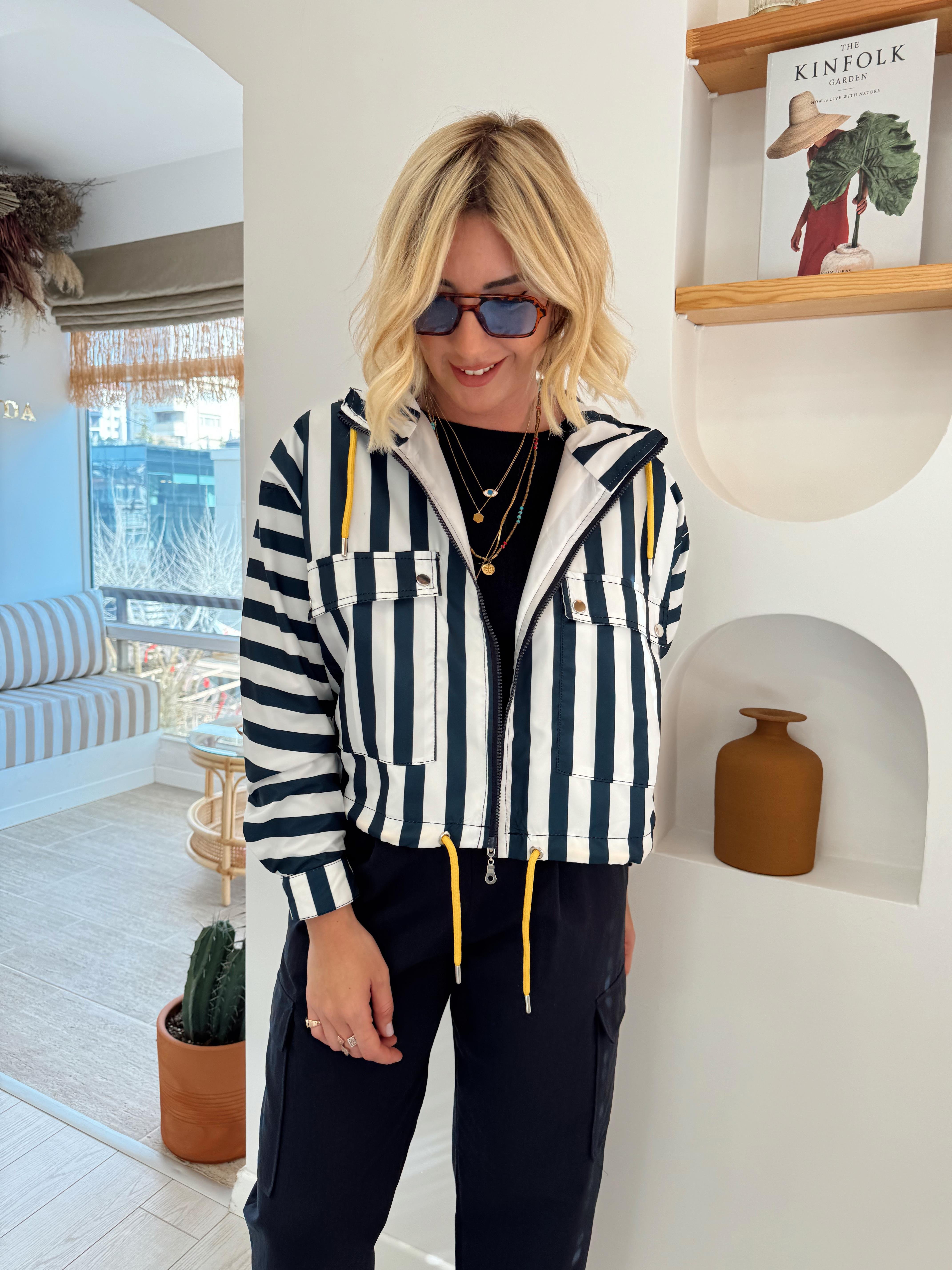 Sarı Bağcıklı Mavi Çizgili Mevsimlik Mont