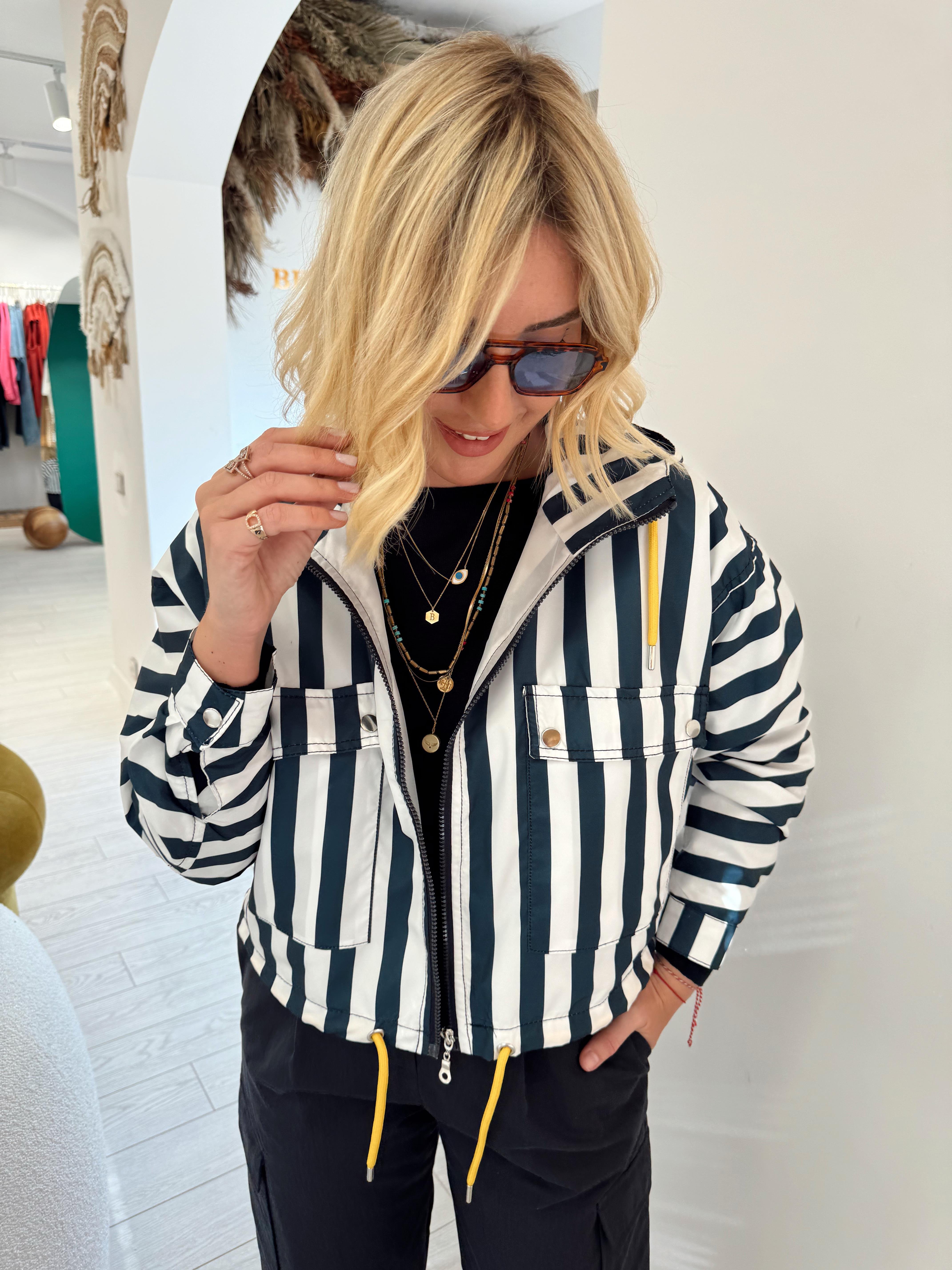 Sarı Bağcıklı Mavi Çizgili Mevsimlik Mont