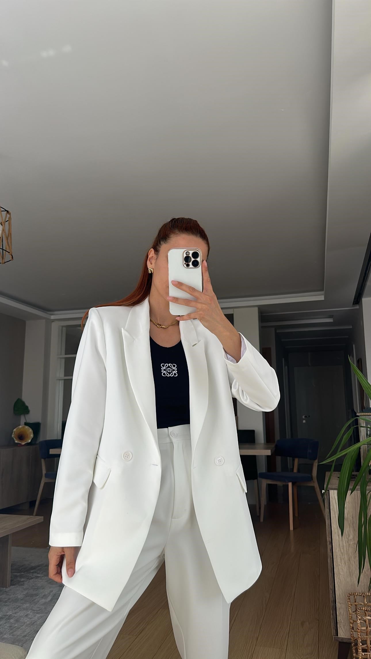 BEYAZ  PİLE DETAY BORU PAÇA OVERSİZE CEKET TAKIM ELBİSE 