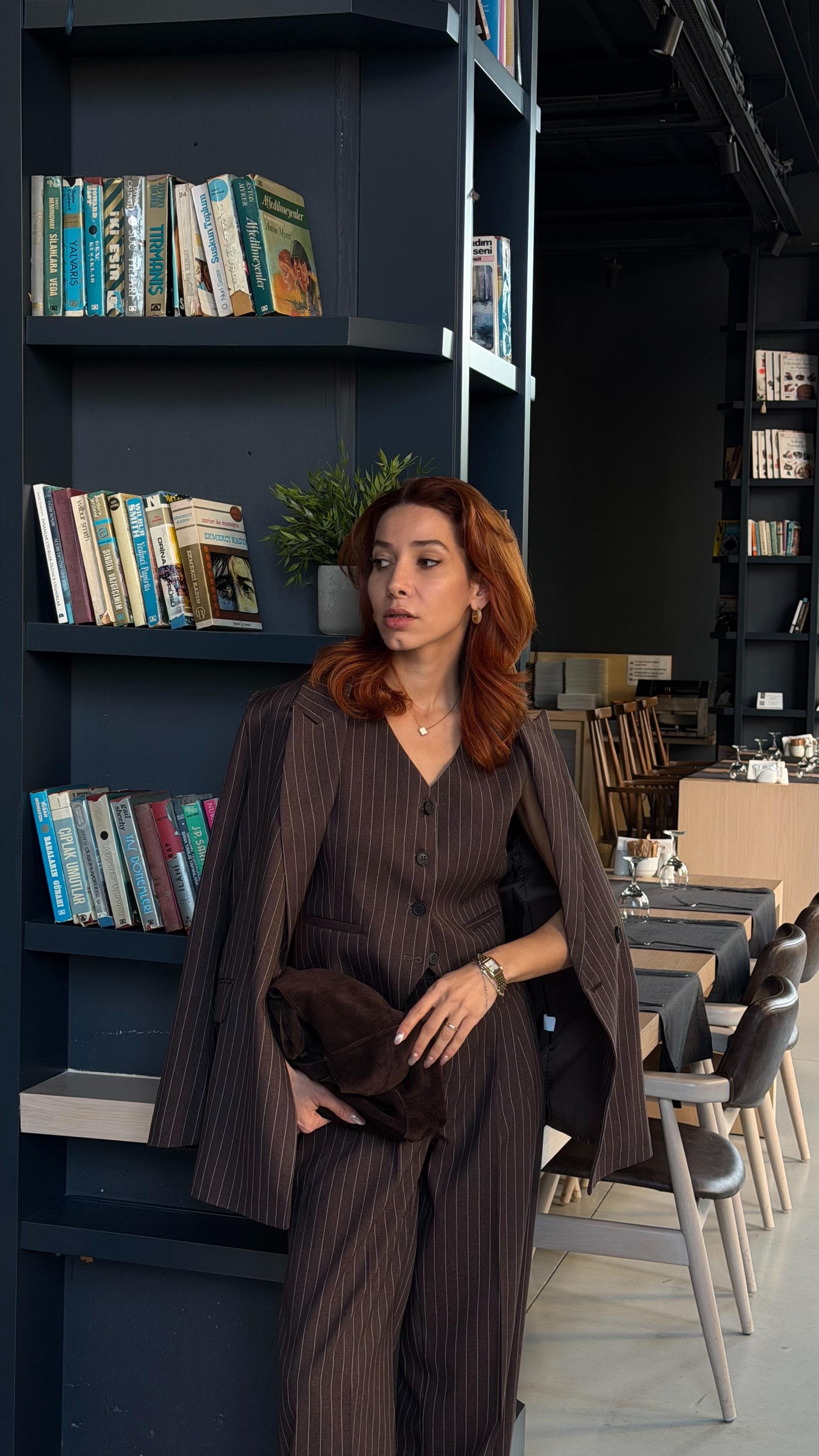 KAHVE  ÇİZGİLİ   OVERSIZE CEKET YELEKLİ PİLE DETAY PALAZZO OVERSİZE CEKET TAKIM ELBİSE1