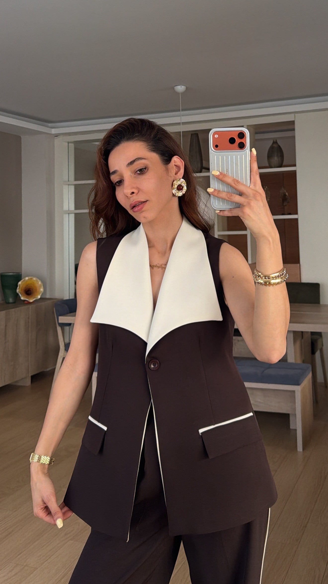 Kahve Garnili Geniş Yaka  Takım 