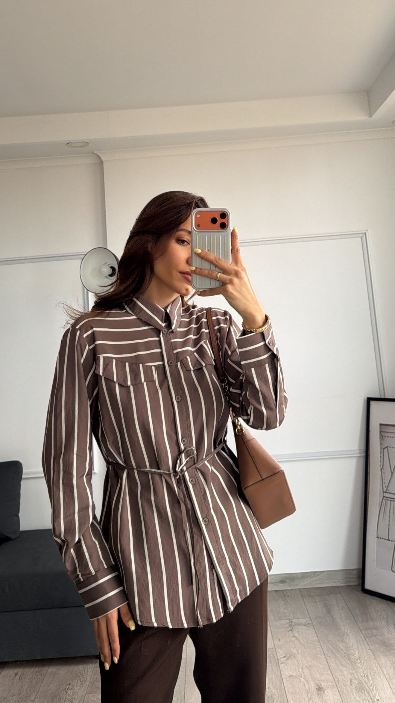 Kahve Krem Çizgili Minimal Bağlamalı Gömlek 