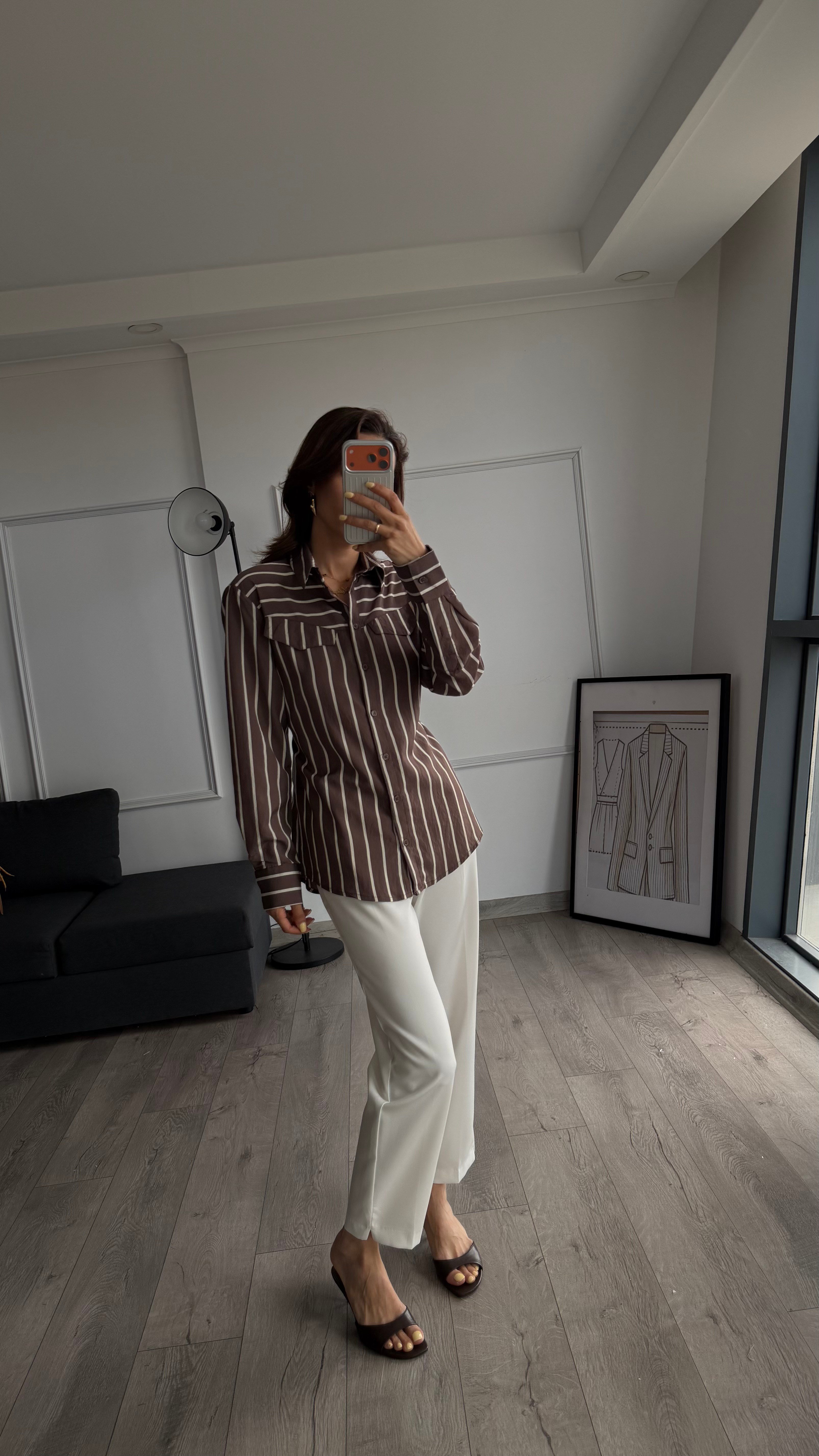 Kahve Krem Çizgili Minimal Bağlamalı Gömlek 