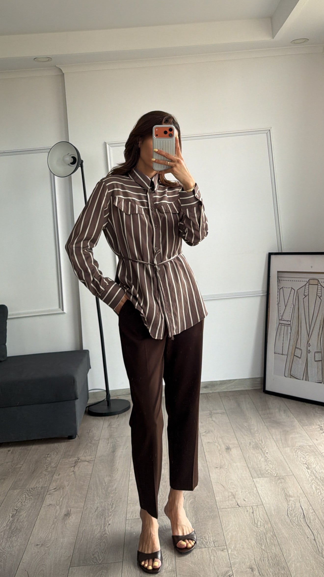 Kahve Krem Çizgili Minimal Bağlamalı Gömlek 
