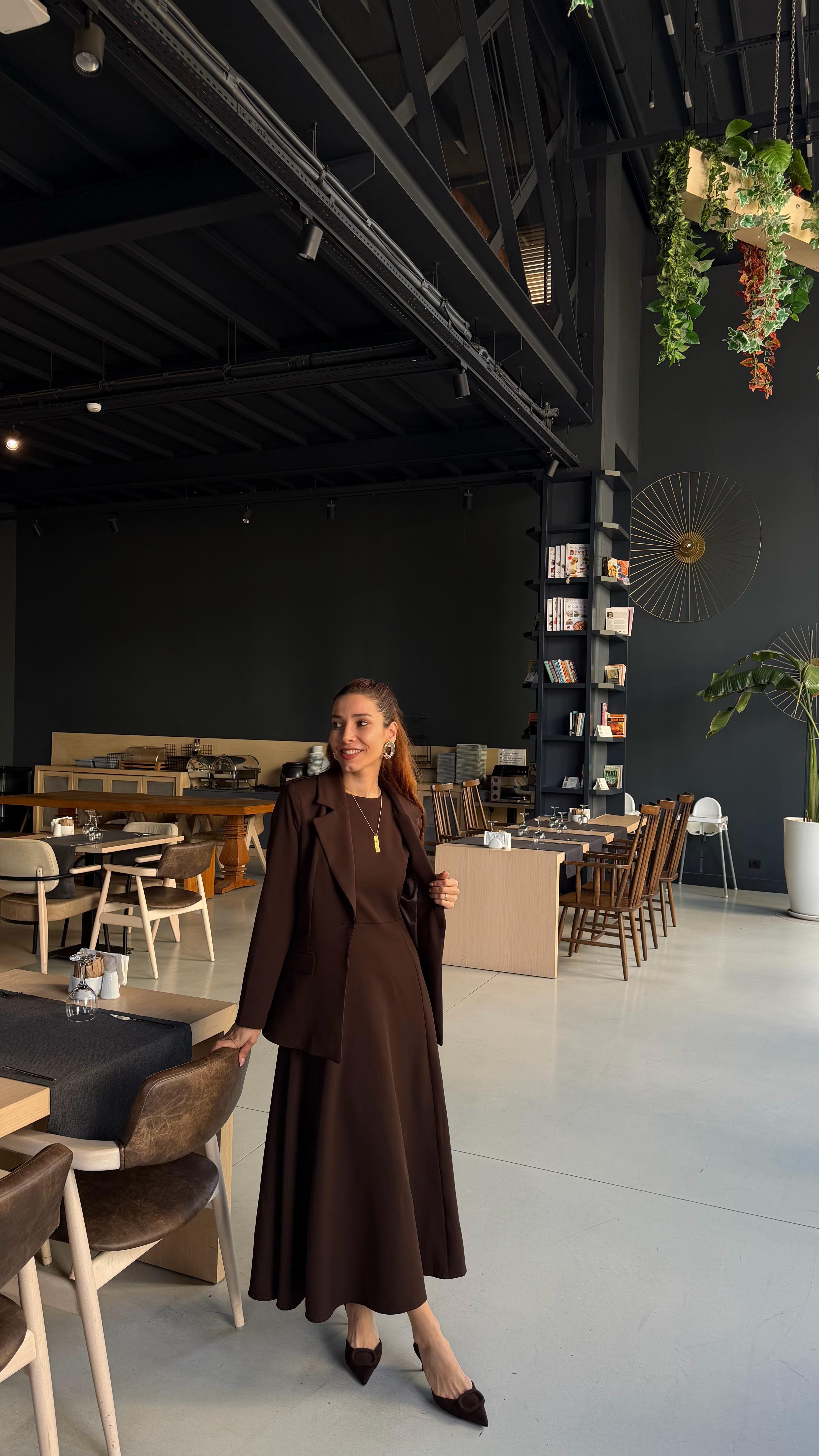 Kahve Uzun Elbise Astarlı Blazer Ceket Takım 