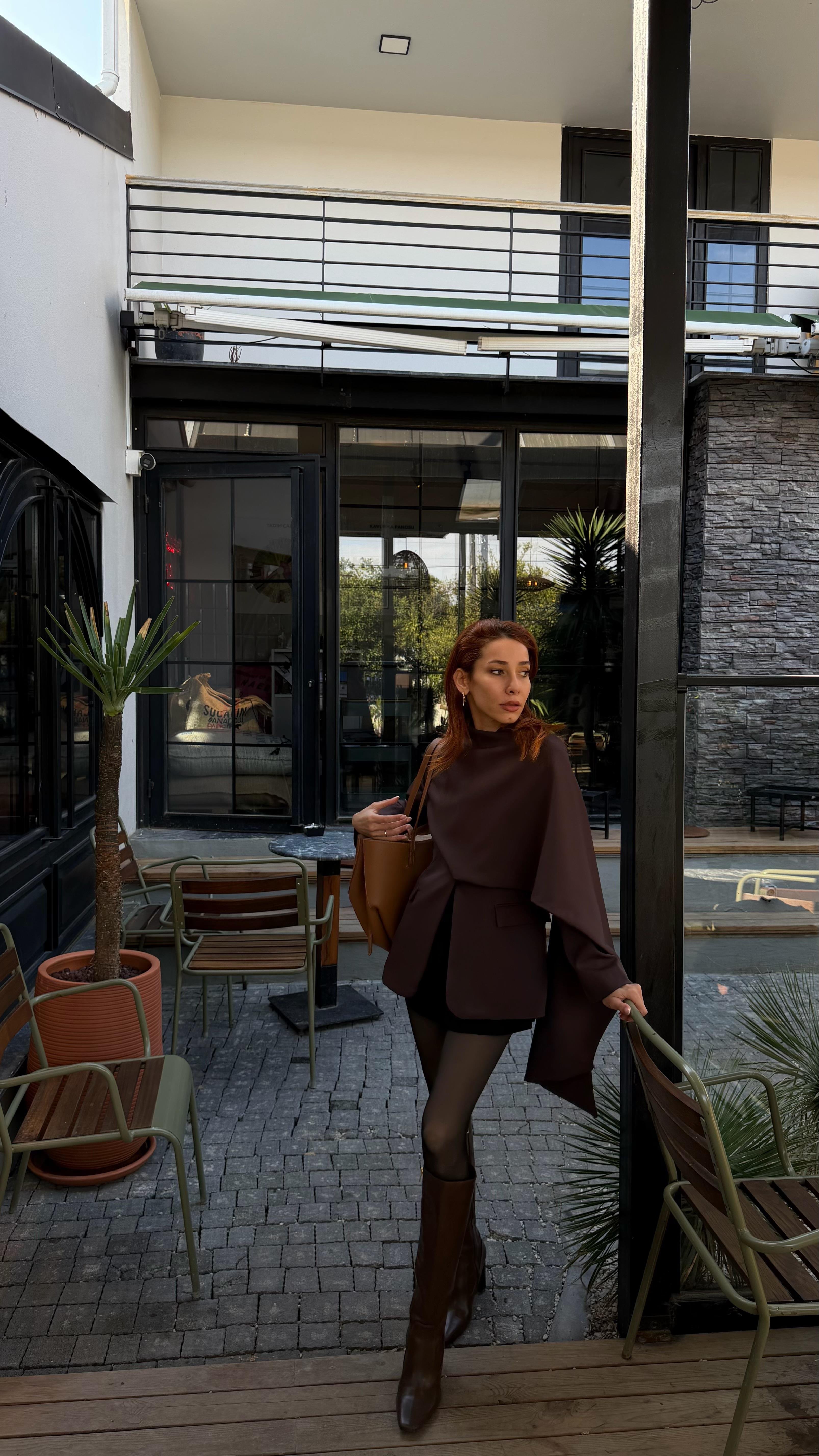 Pelerin Detaylı Blazer Kahve 