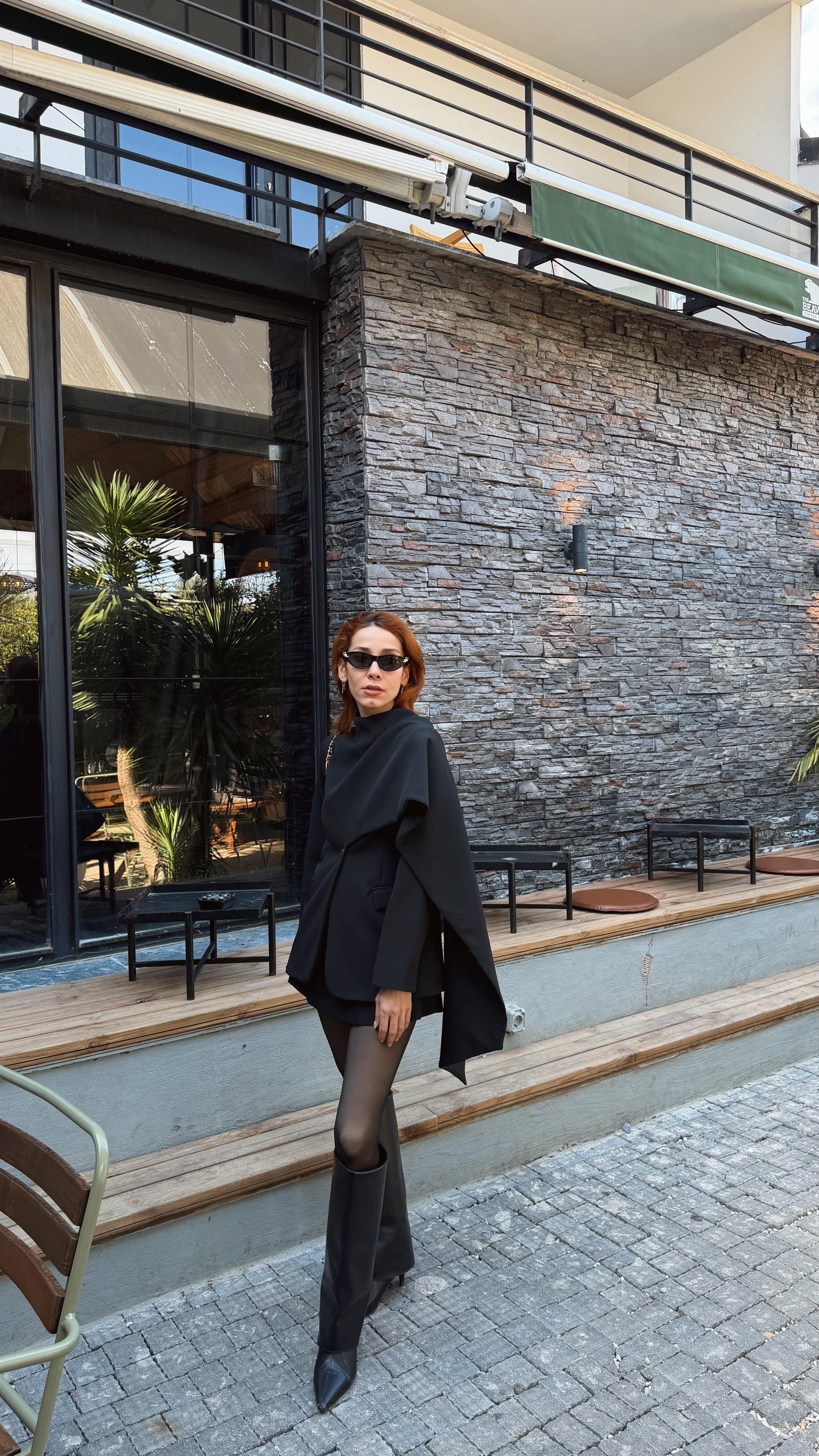 Pelerin Detaylı Blazer Siyah 
