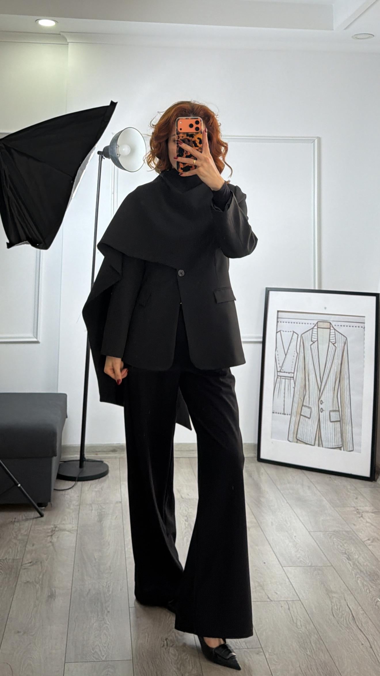 Pelerin Detaylı Blazer Siyah 