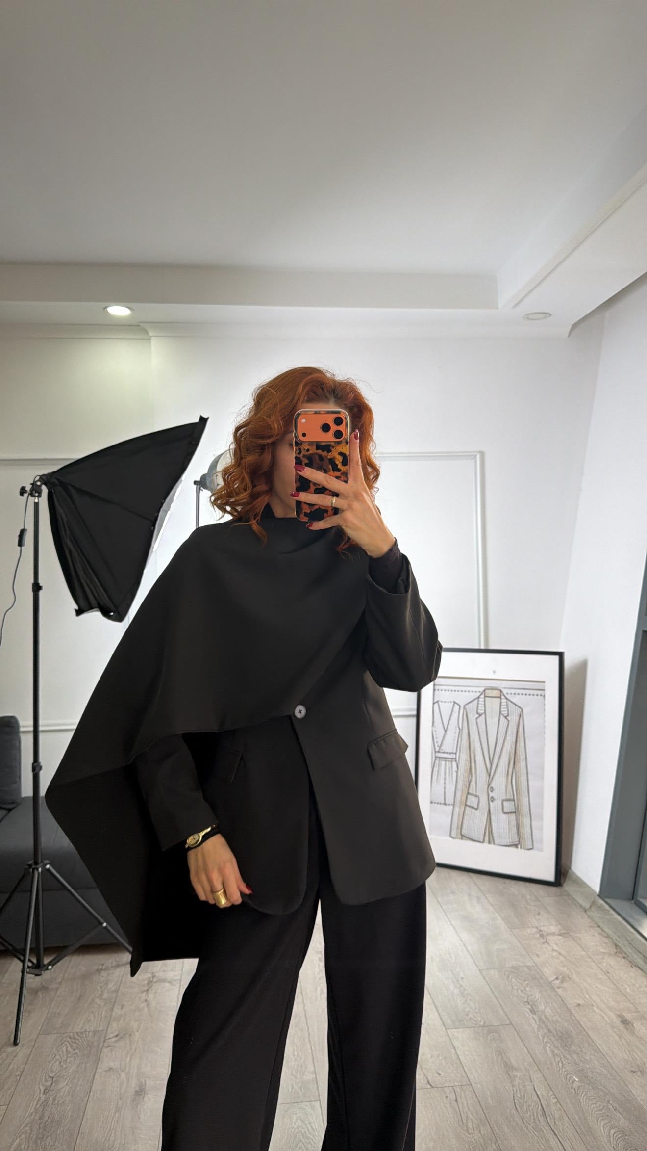 Pelerin Detaylı Blazer Siyah 