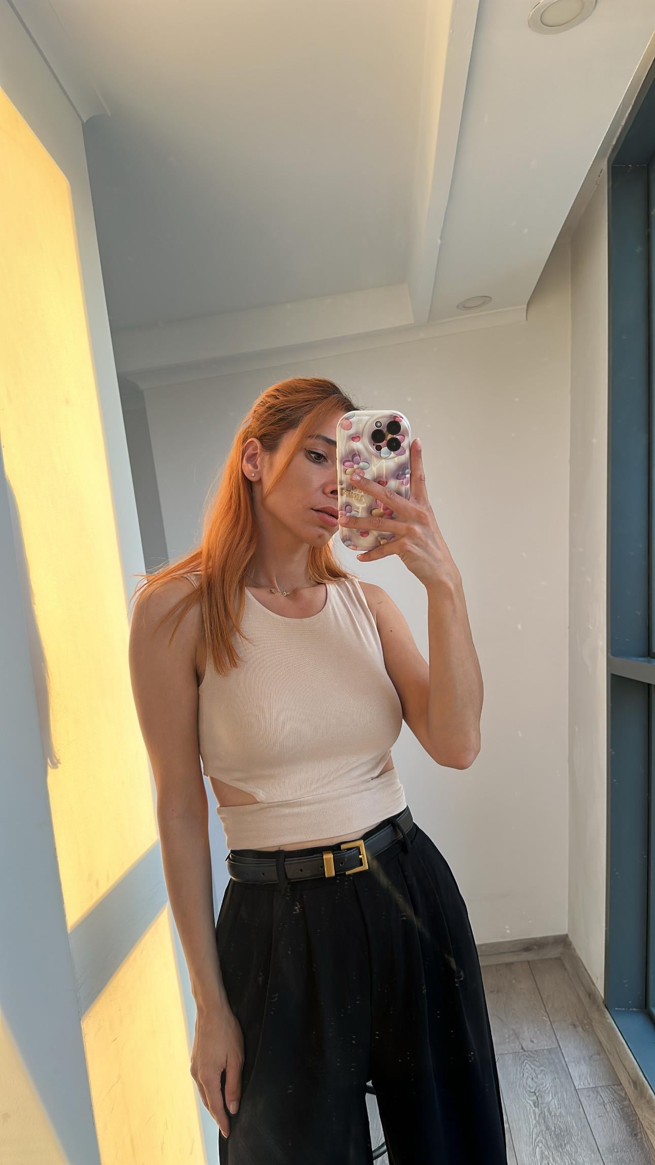 Pencere detay bej crop 