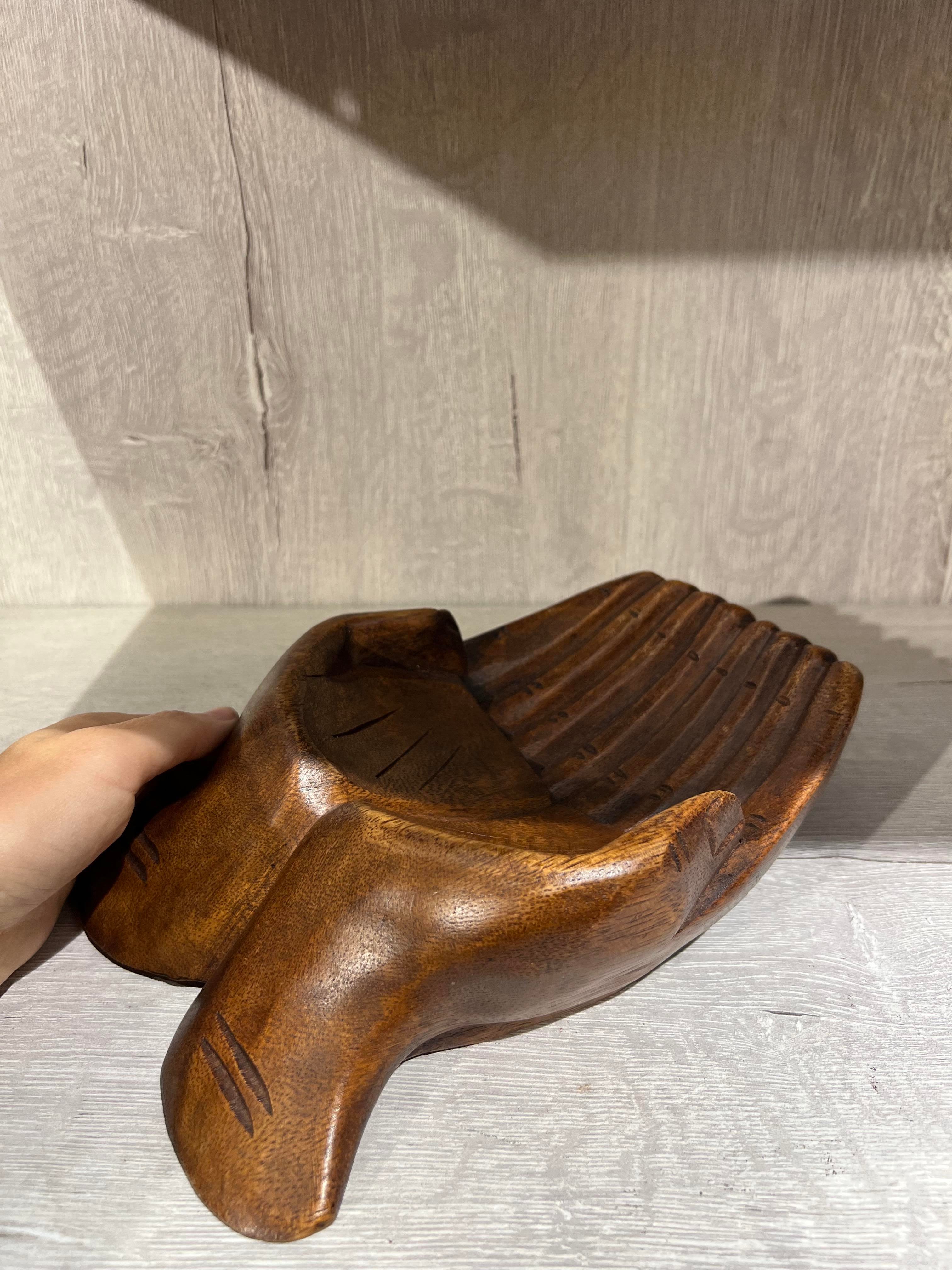 Ahşap El Şeklinde Çerezlik /Sunumluk - 25 cm - Model 1 - Miamantra
