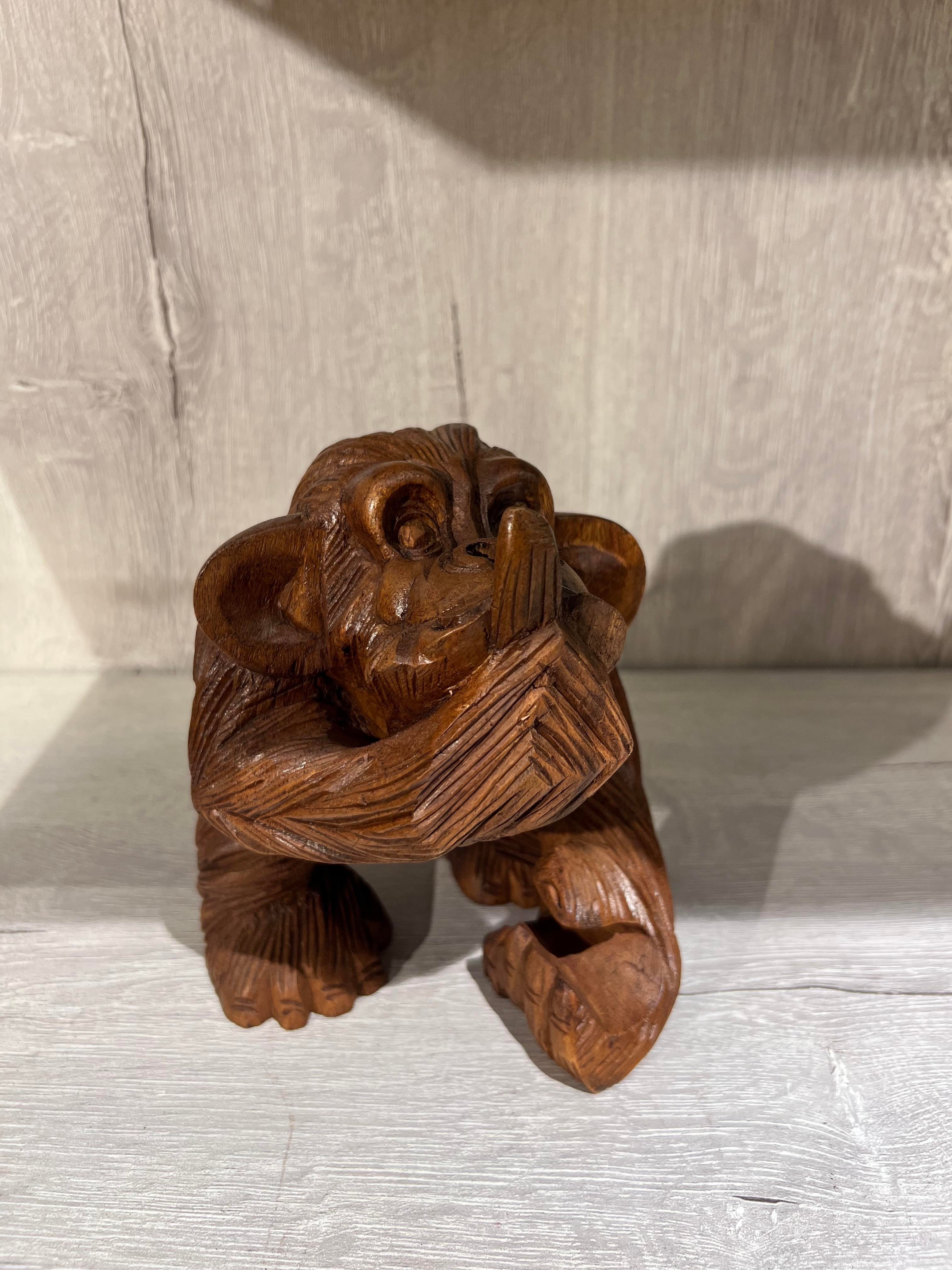 Ahşap İşaret Yapan Goril Biblo - 15 cm - Model 2 - Miamantra