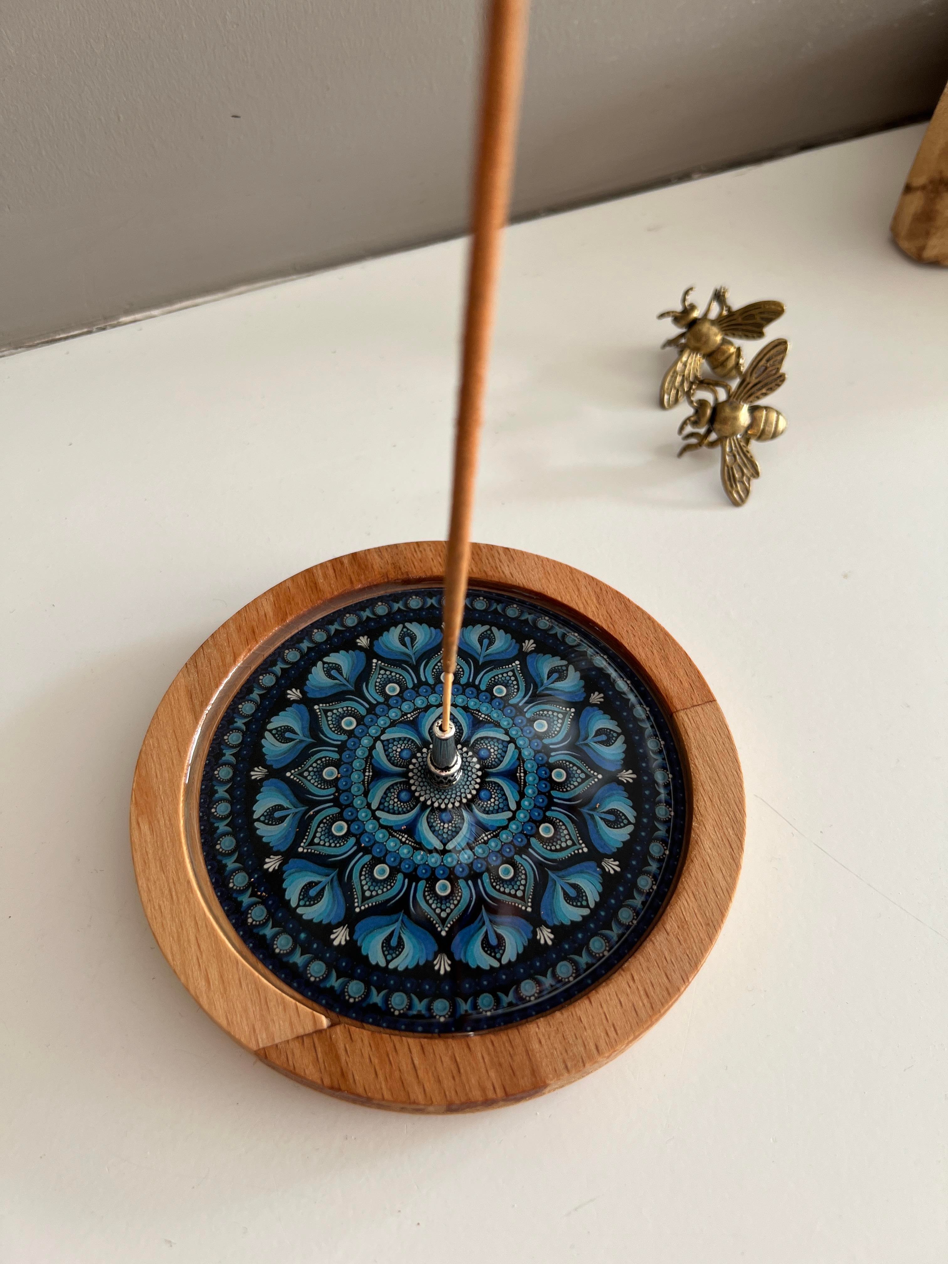 Ahşap Üzerine Epoksi Mandala Desenli Yuvarlak Tütsülük -12 cm Çap- Mavi - Miamantra