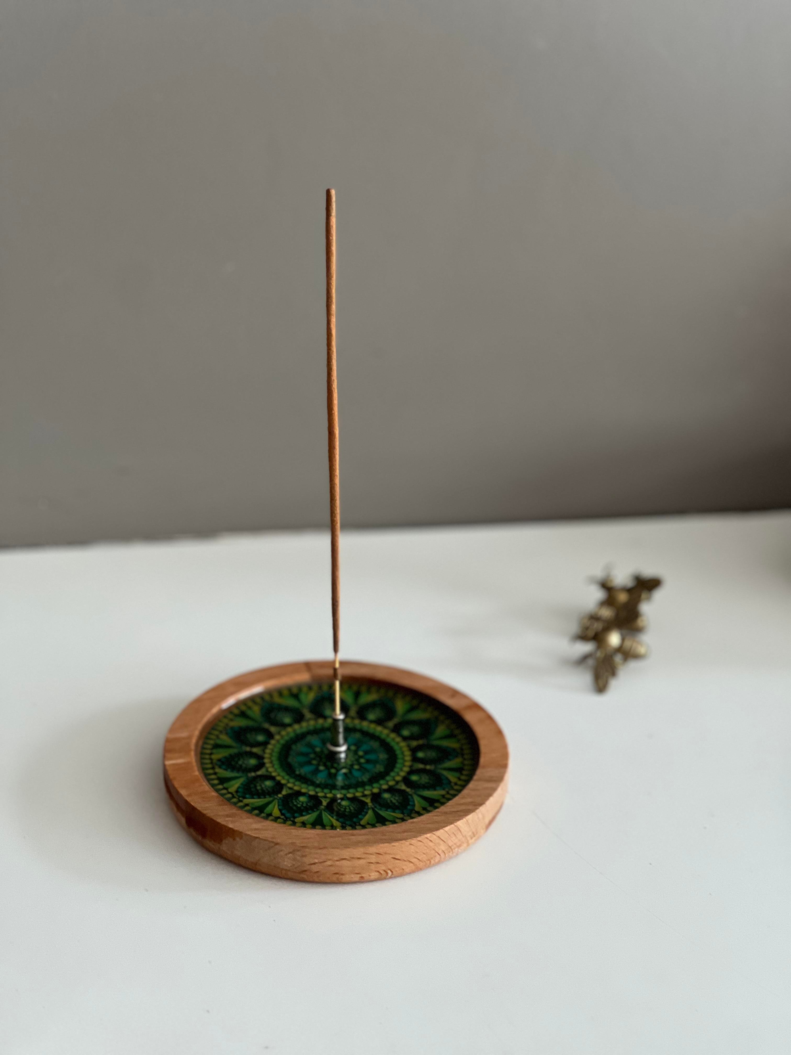 Ahşap Üzerine Epoksi Mandala Desenli Yuvarlak Tütsülük -12 cm Çap- Yeşil - Miamantra