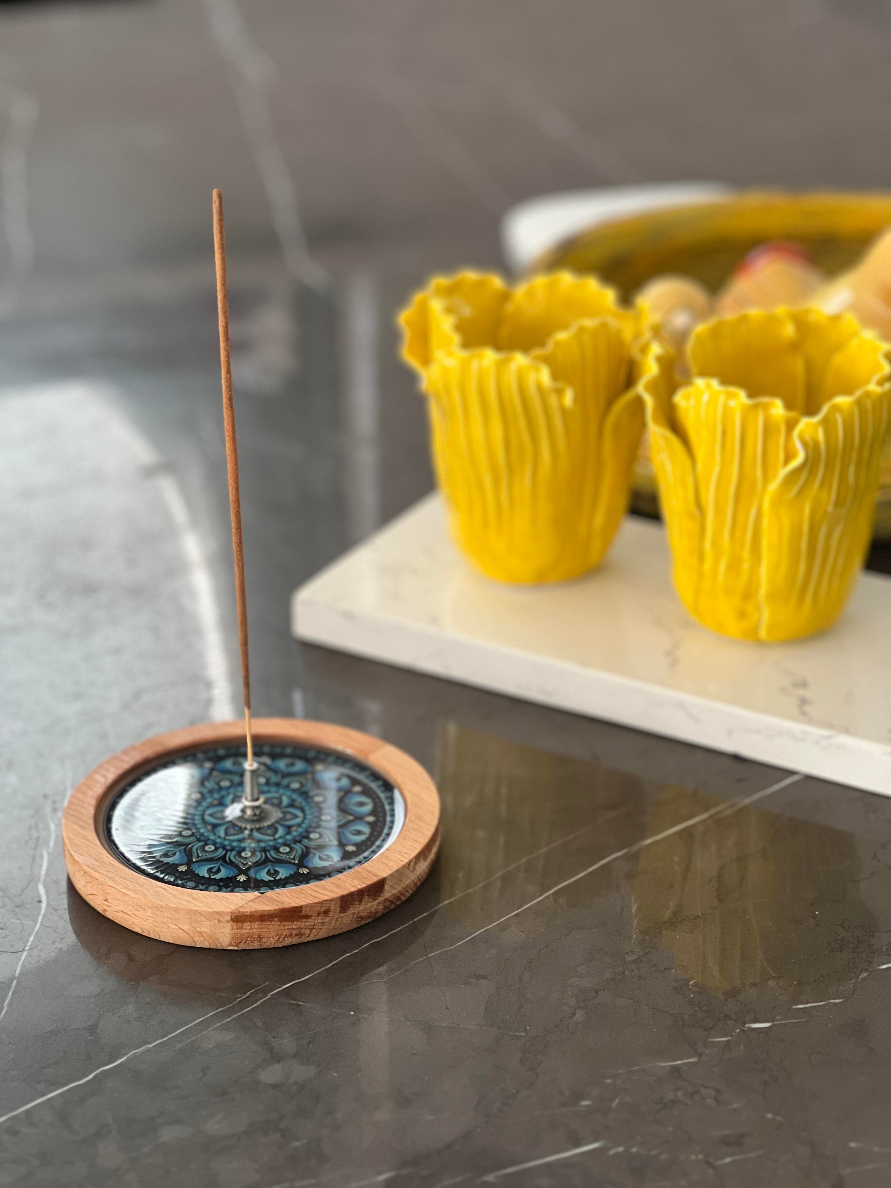Ahşap Üzerine Epoksi Mandala Desenli Yuvarlak Tütsülük -12 cm Çap- Mavi - Miamantra