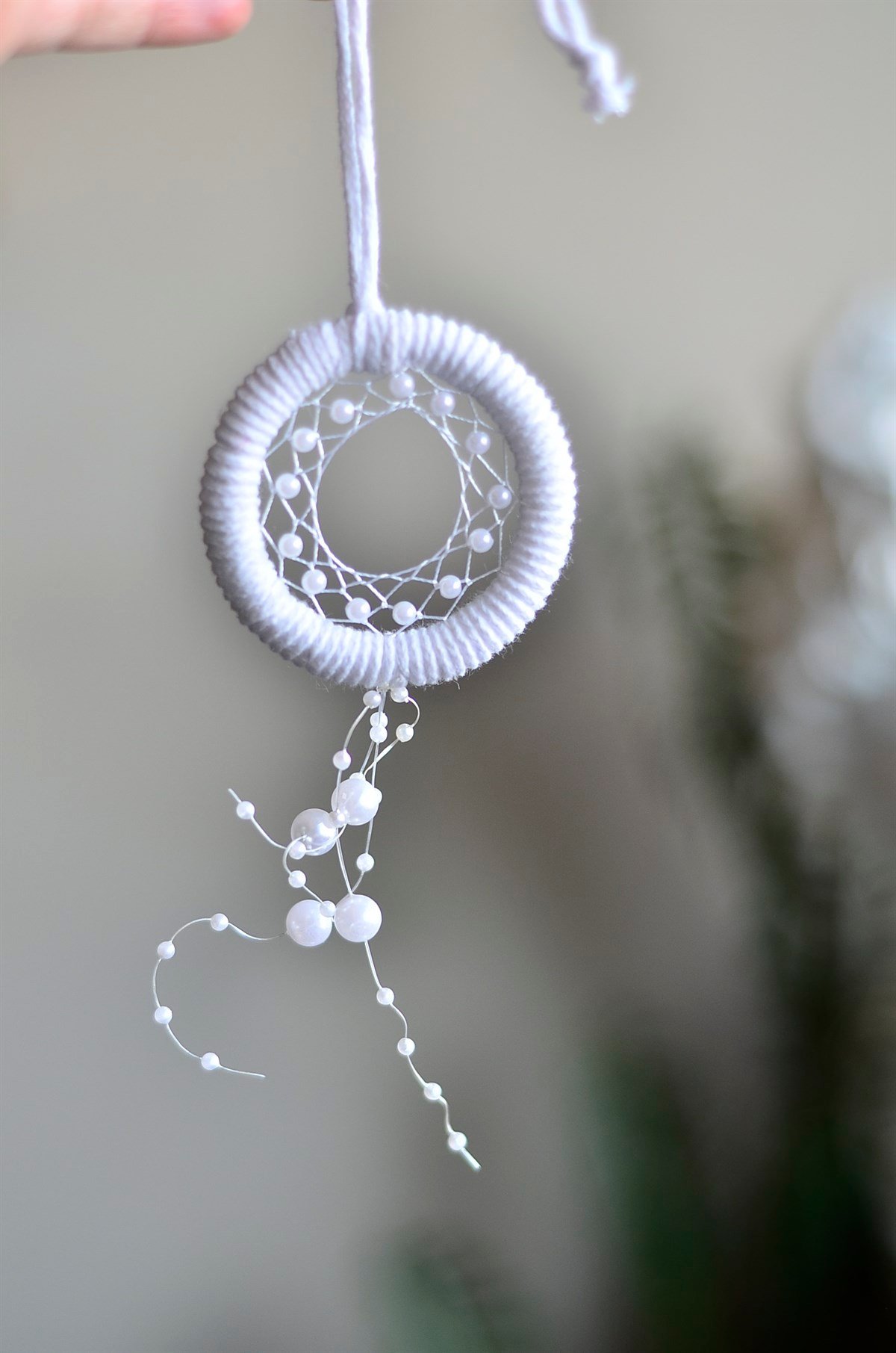 Beyaz İçi İncili Araba Süsü Rüya Kapanı / Düş Kapanı / Dikiz Ayna Yılbaşı Süsü - 6 cm - Miamantra