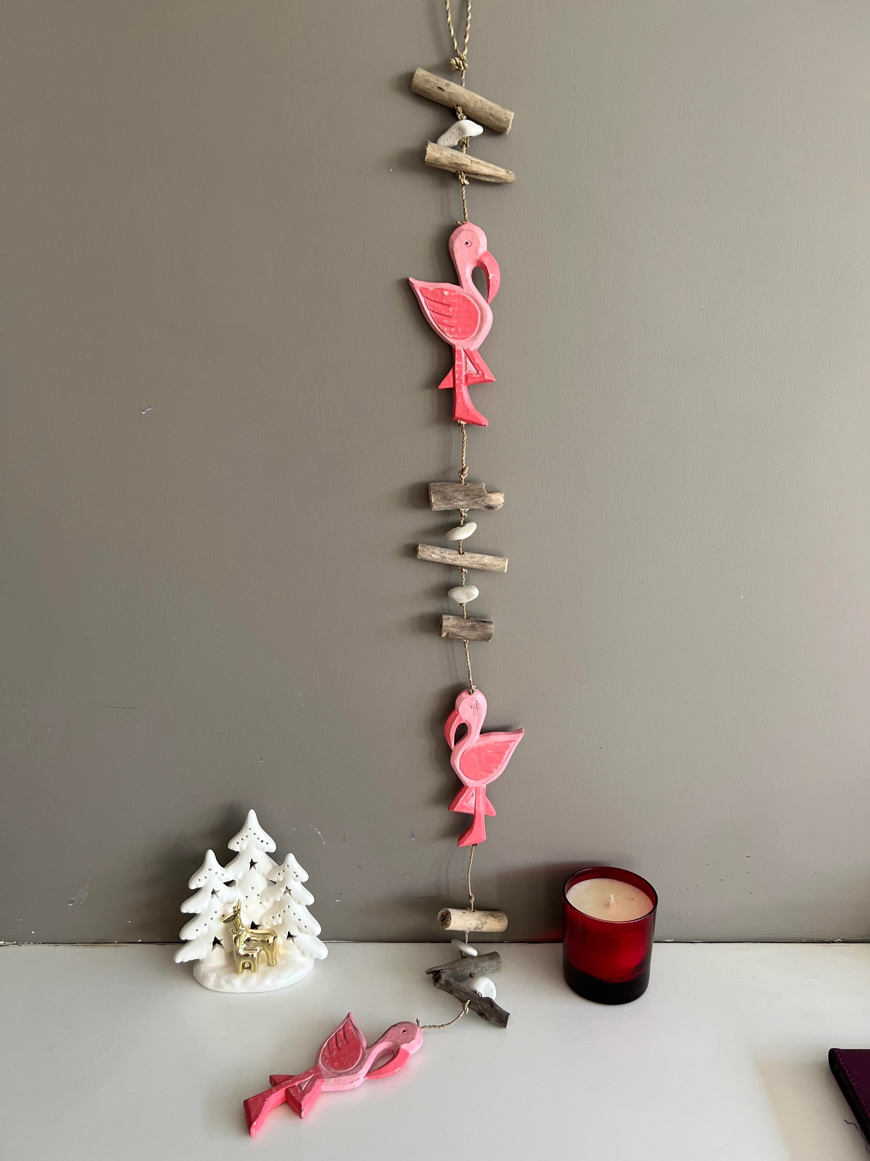 Eskitme Boyalı Ahşap Flamingolar Pembe Askılı Süs /Flamingo Temalı Duvar Balkon Dekoru - Miamantra