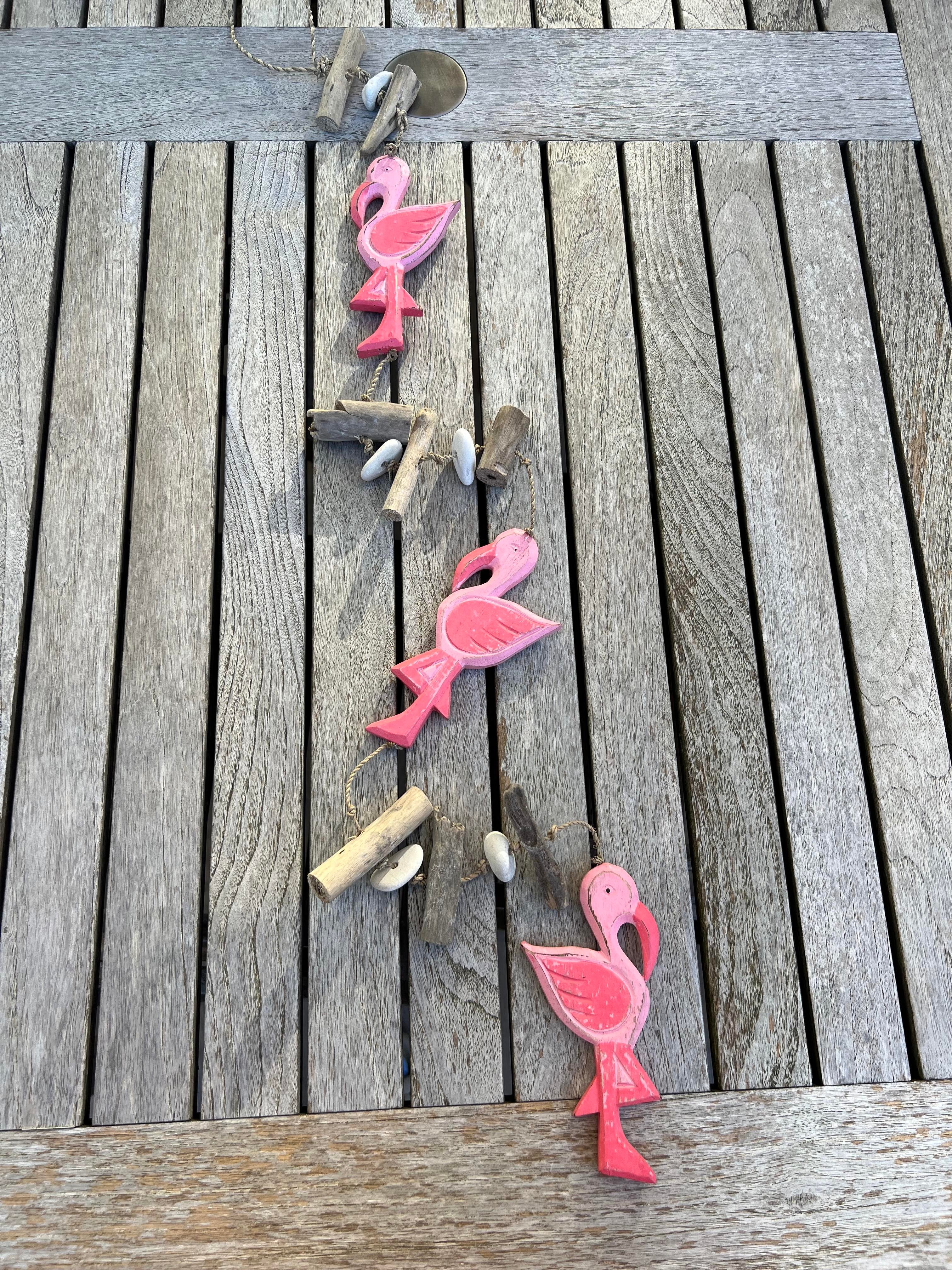 Eskitme Boyalı Ahşap Flamingolar Pembe Askılı Süs /Flamingo Temalı Duvar Balkon Dekoru - Miamantra