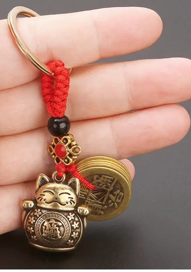 Feng Shui Bereket ve Şans Kedisi Anahtarlığı (Maneki Neko Figürlü Anahtarlık) - Miamantra
