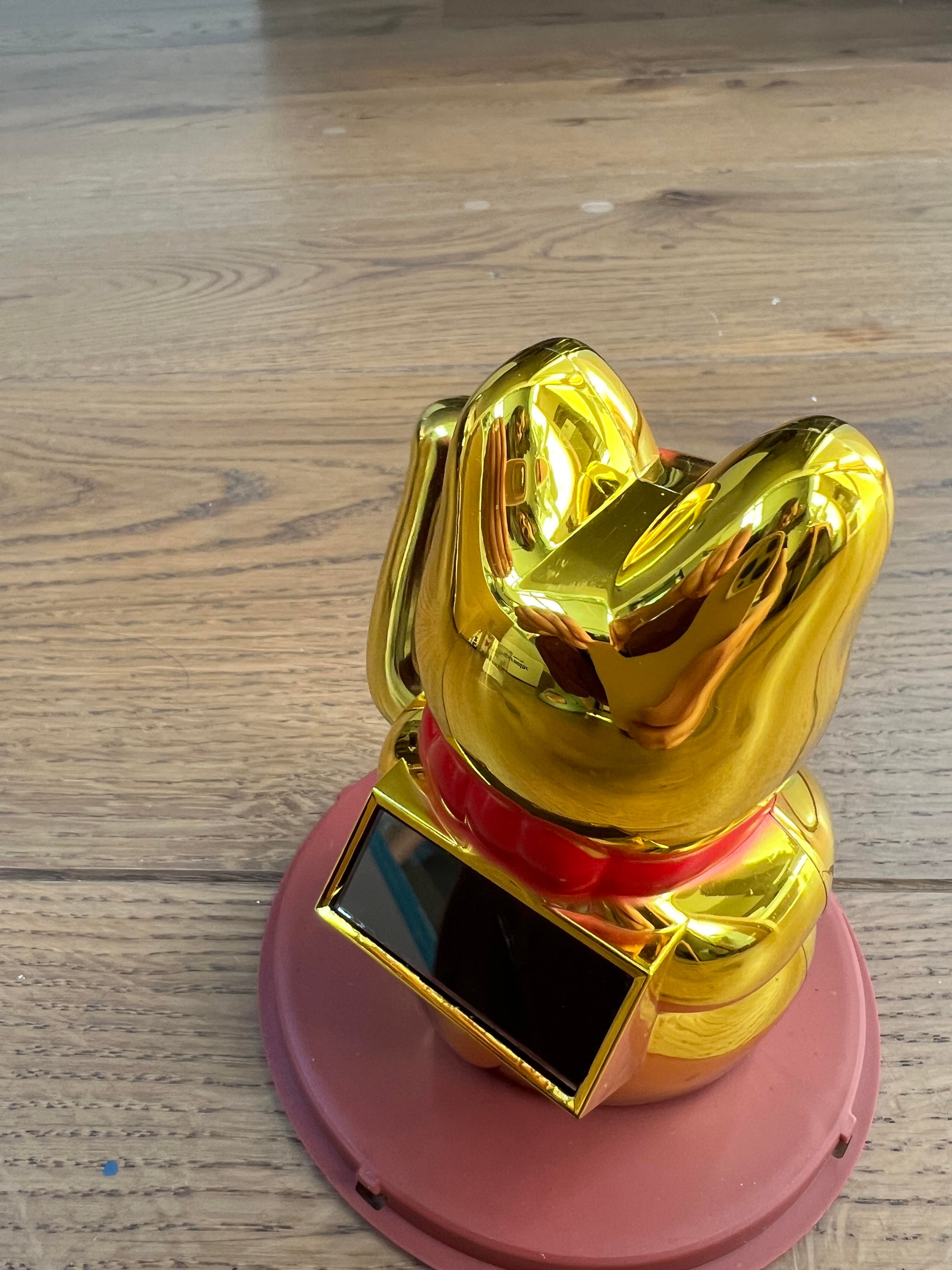 Feng Shui El Sallayan Bereket ve Şans Kedisi - Güneş Enerjili - Maneki Neko - 12 cm - Miamantra