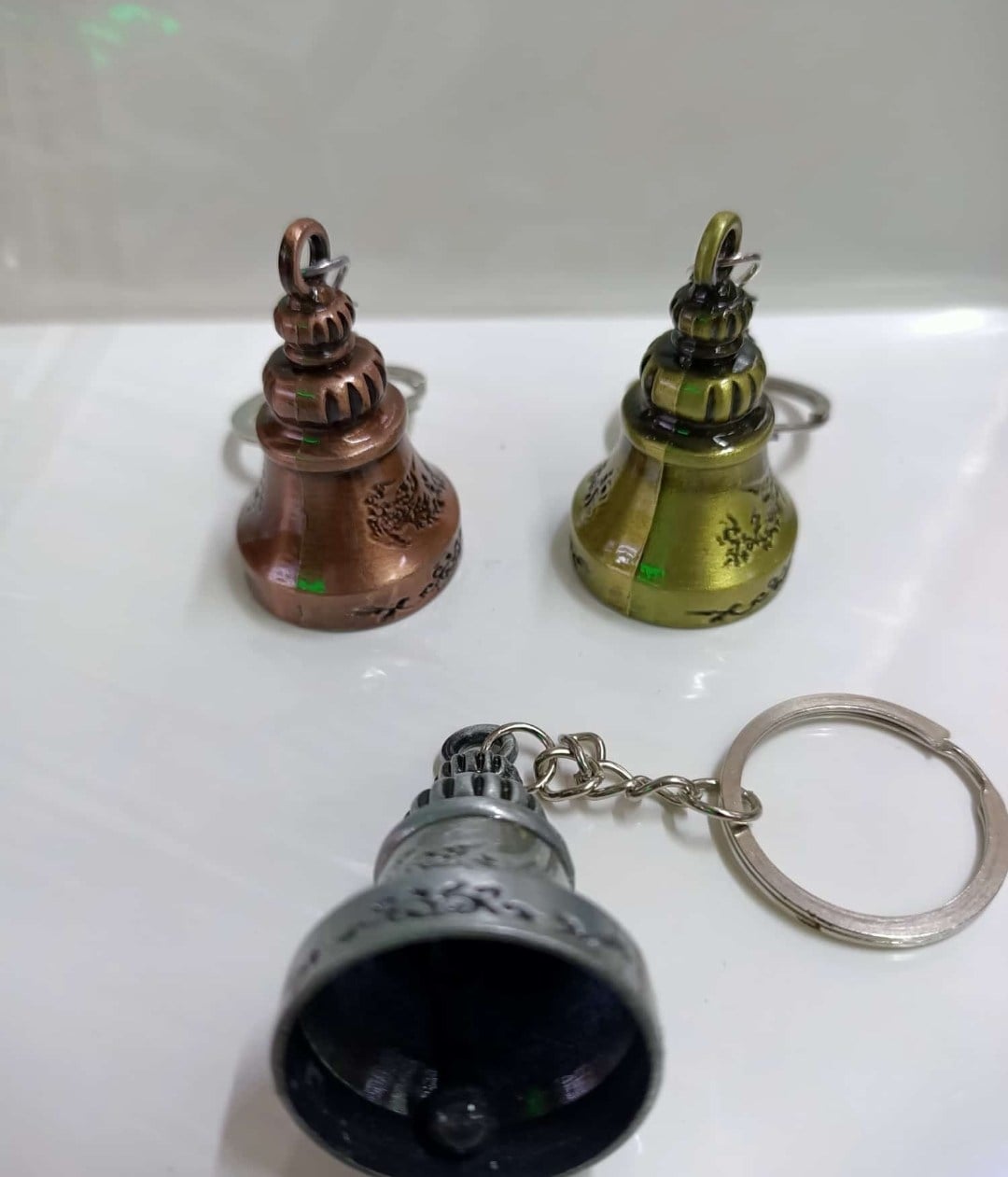 Feng Shui Eskitme Görünümlü Metal Çan Şeklinde Anahtarlık / Çan Şeklinde Zilli Çanta Süsü Charm ( 5 Cm ) - Miamantra