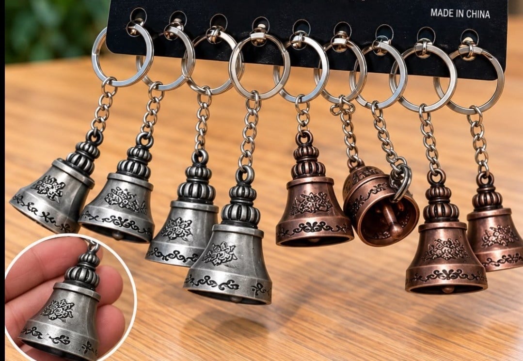 Feng Shui Eskitme Görünümlü Metal Çan Şeklinde Anahtarlık / Çan Şeklinde Zilli Çanta Süsü Charm ( 5 Cm ) - Miamantra
