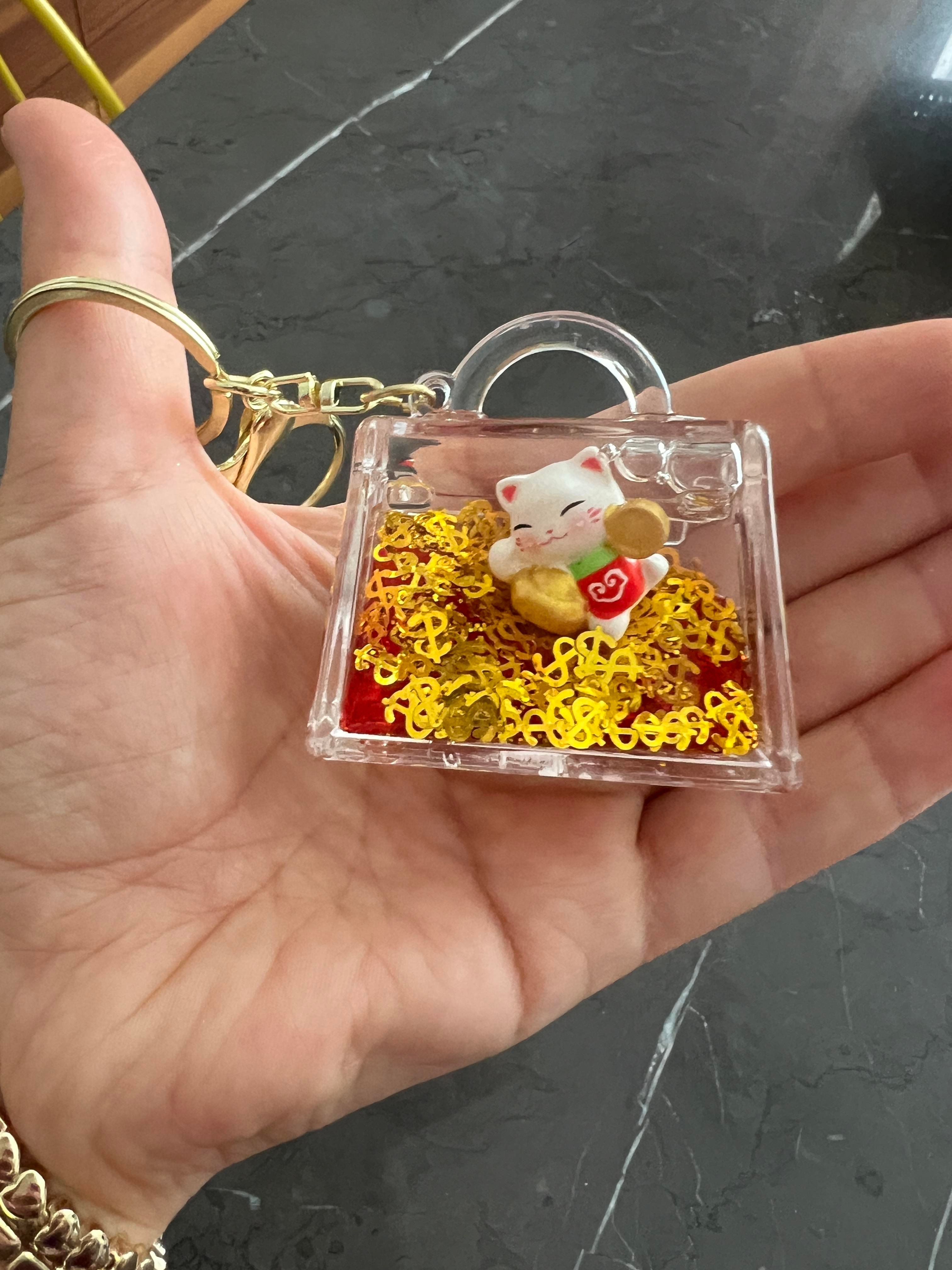 Feng Shui Şans ve Bereket Kedisi Figürlü Sulu Anahtarlık / Çanta Süsü Patili Kedi Model 3(Maneki Neko) - Miamantra
