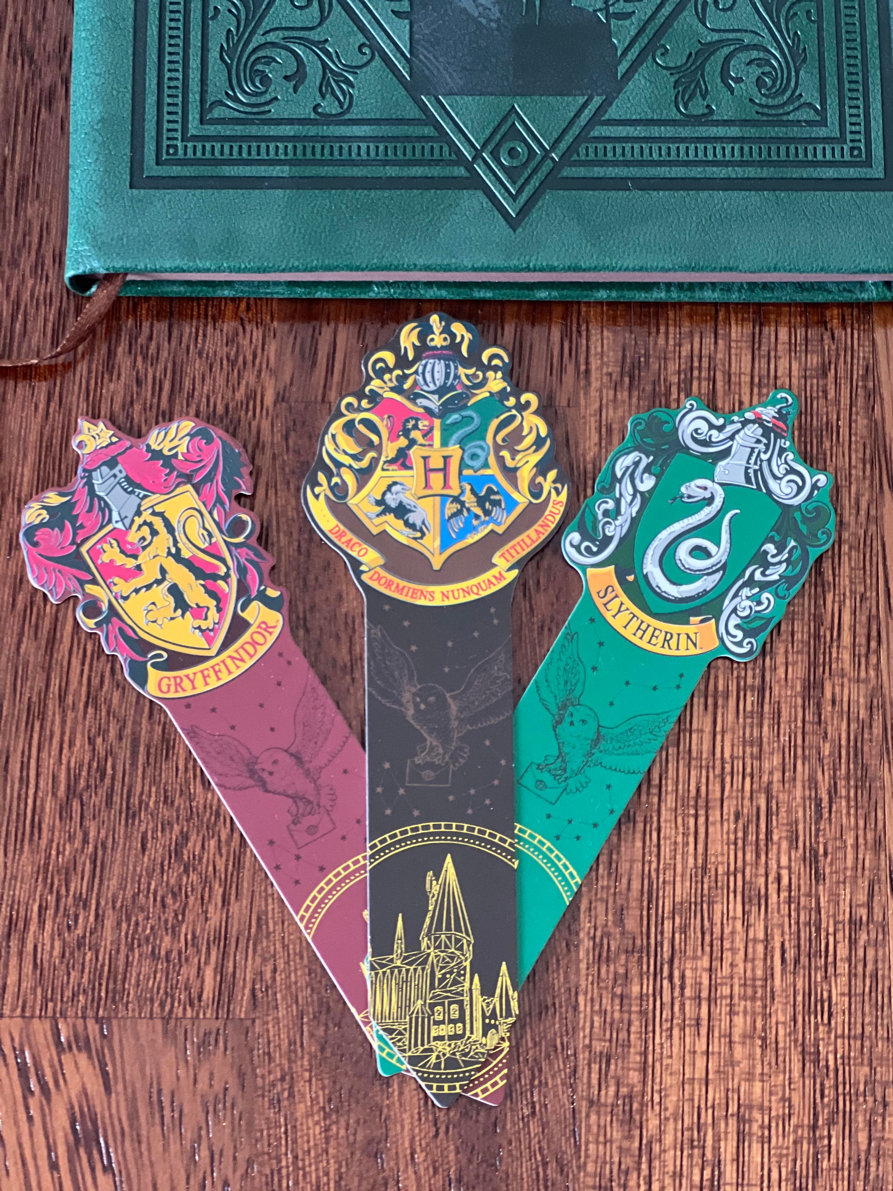 Harry Potter Temalı Hediye Seti /Harry Potter İşlemeli Deri Defter, Asa Şeklinde Kalem ve 3 Adet Kitap Ayracı Seti-Model 1 - Miamantra