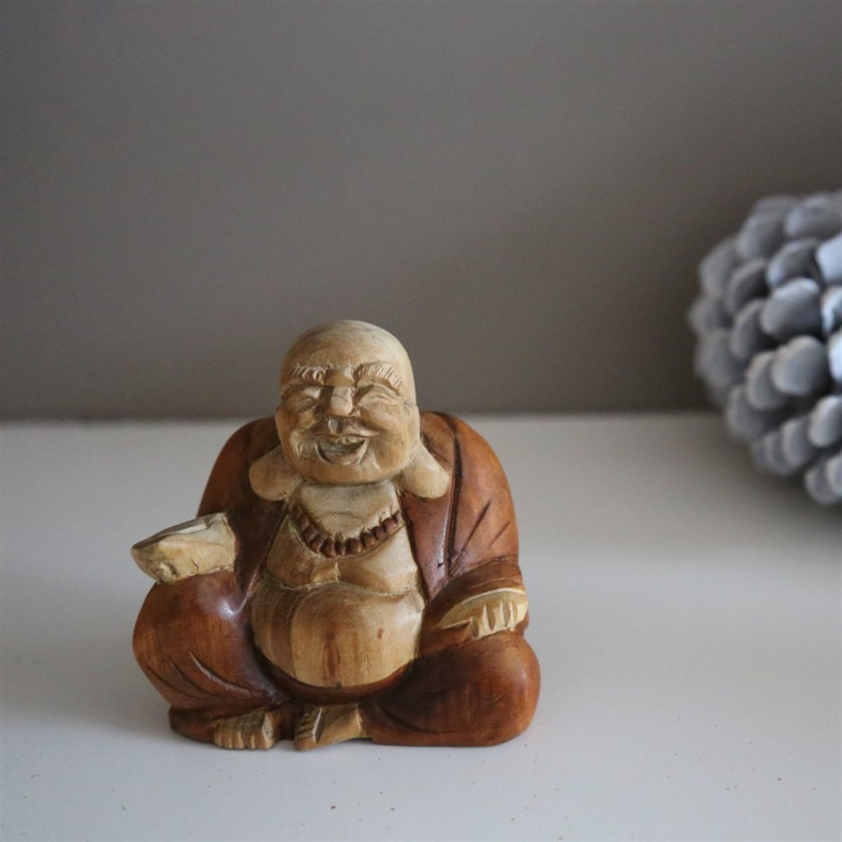 İki Renk Ahşap El Yapımı Gülen Buda (14 cm - 9,5 cm)