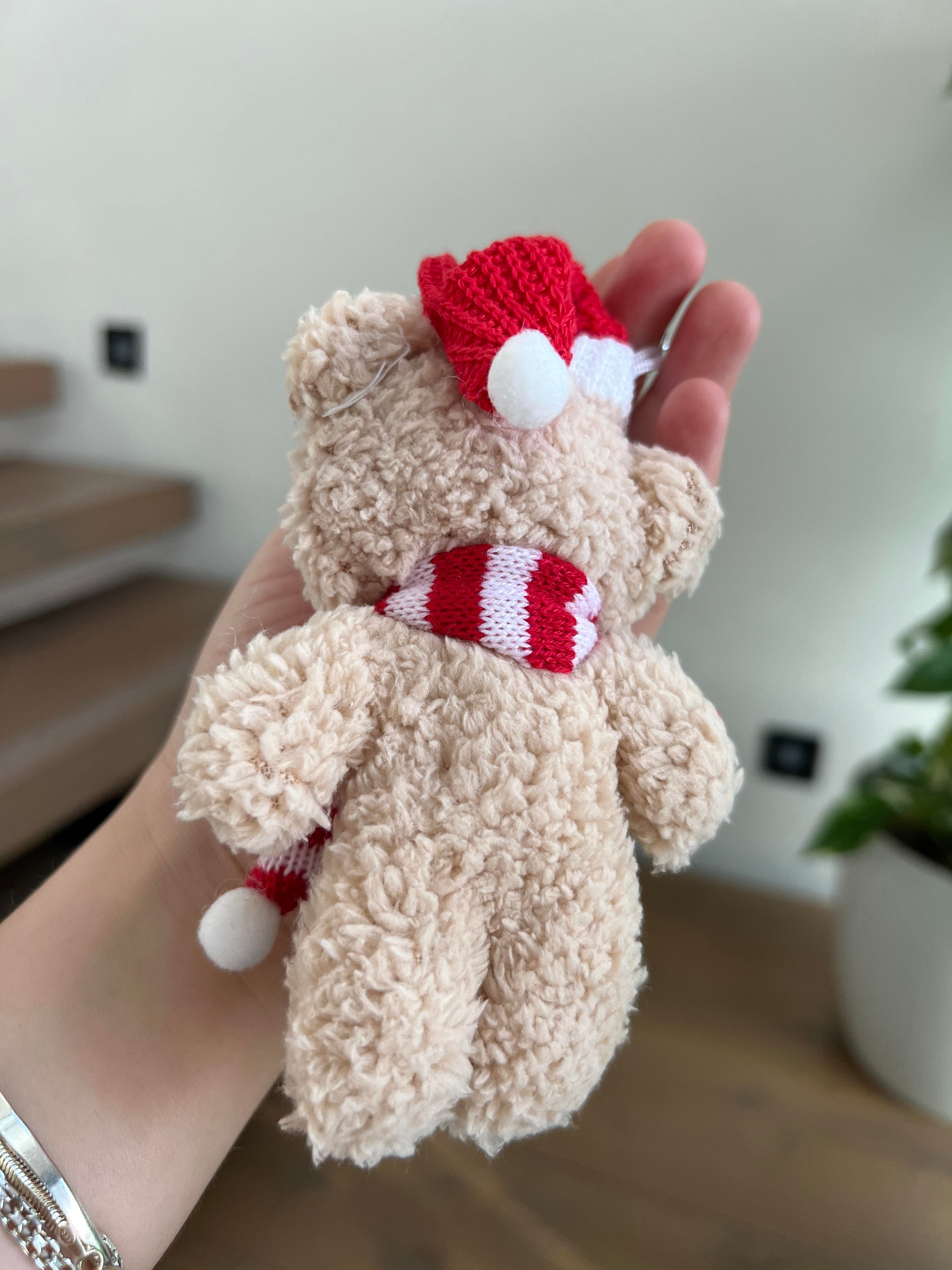Kırmızı Atkı Ve Bereli Yılbaşı Hediyesi Peluş Ayıcık Anahtarlık/ Yılbaşı Ağacı Süsü/Çanta Süsü - Miamantra