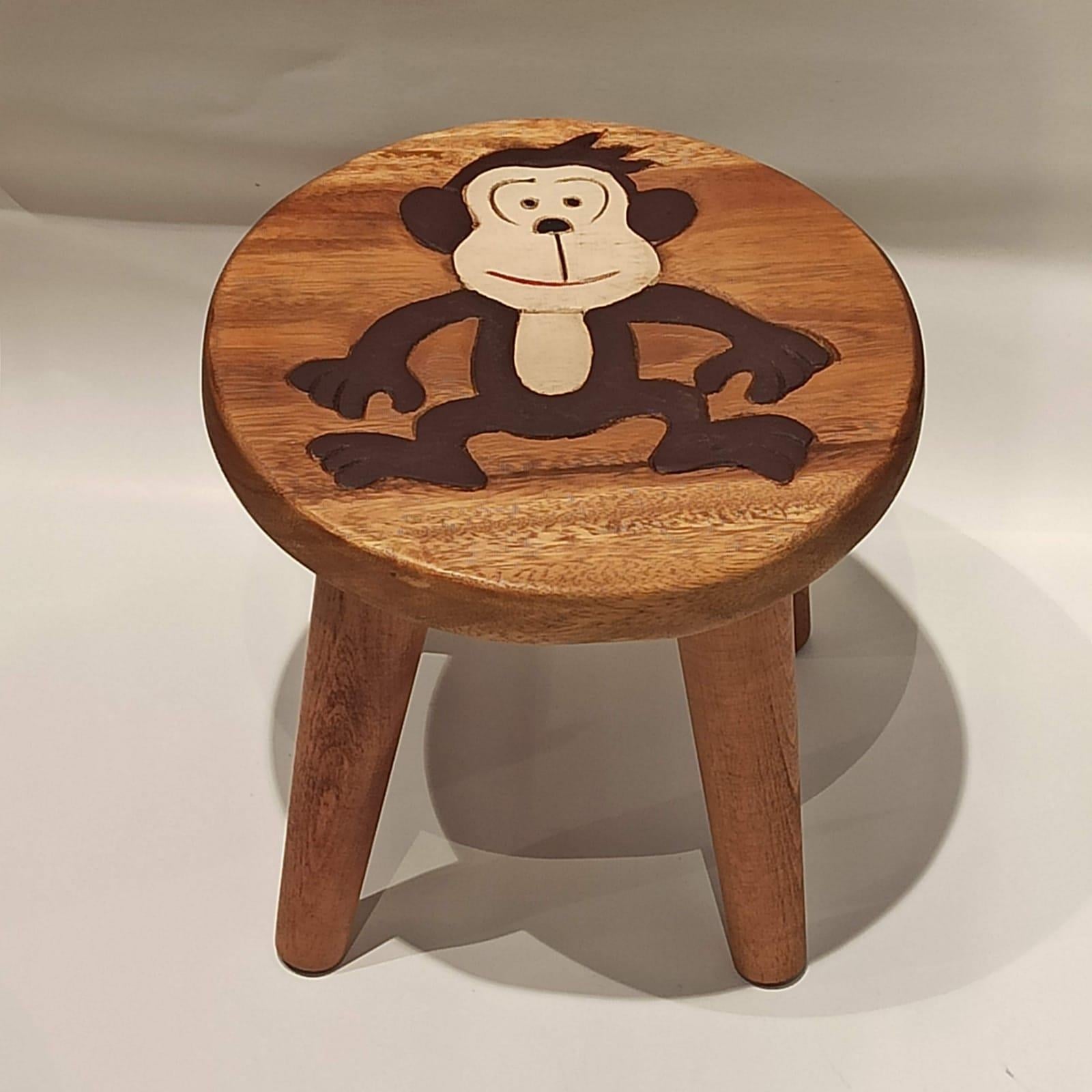 Maymun Figürlü Çocuk Taburesi / Ahşap Boyalı Ve Oymalı Çocuk Tabure (Portatif Ayaklı )Yükseklik: 24 Cm, Çap: 26 Cm - Miamantra