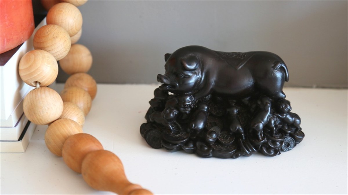 Para Kesesi Taşıyan Şans Domuzcuğu ve Bebekleri Biblosu - (14 cm)