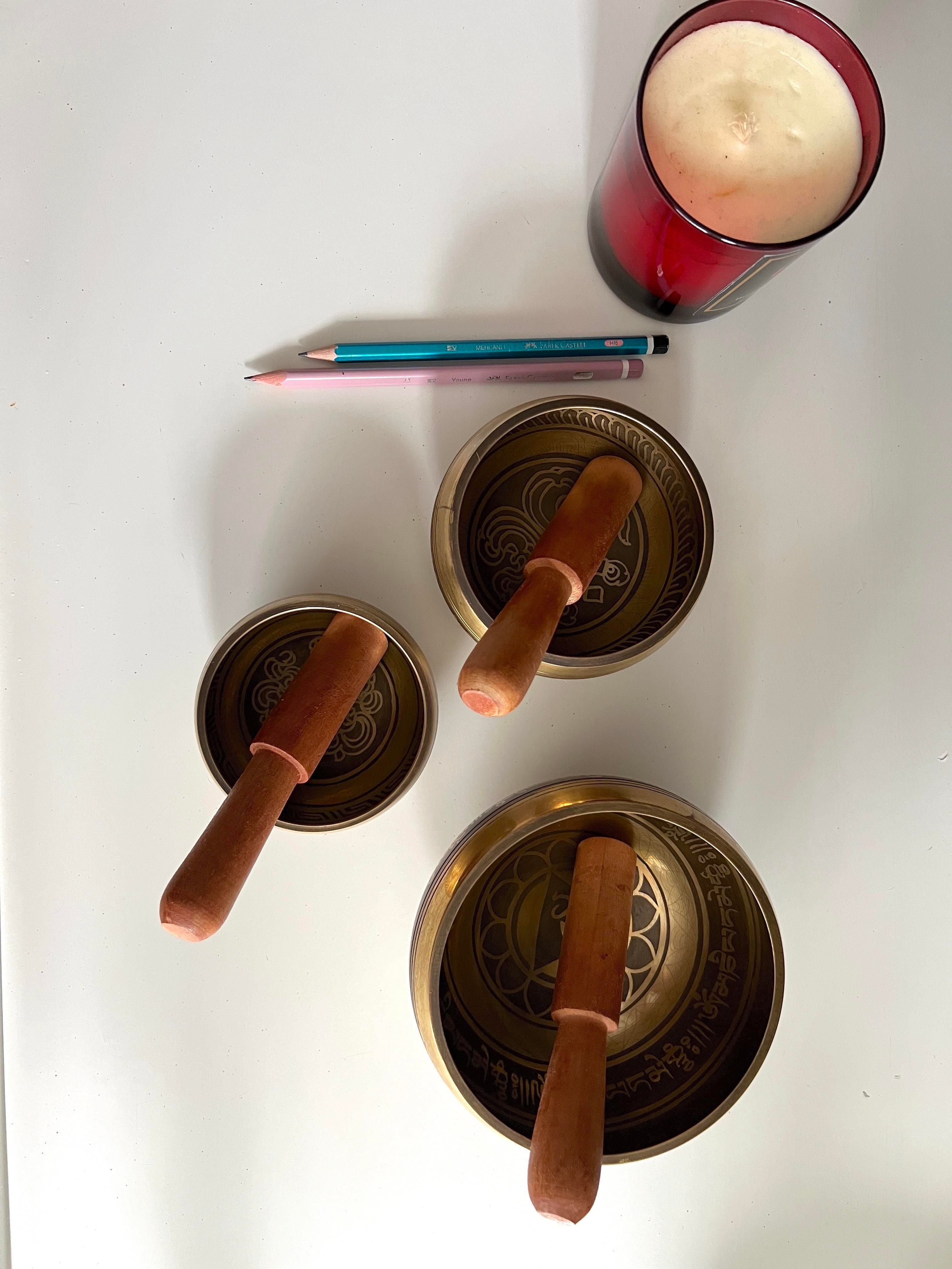 Pirinç Tibet Ses Çanağı -12,5 cm/Meditasyon Çanı, Yoga Çanı, Singing Bowl, Tokmaklı Set - Miamantra