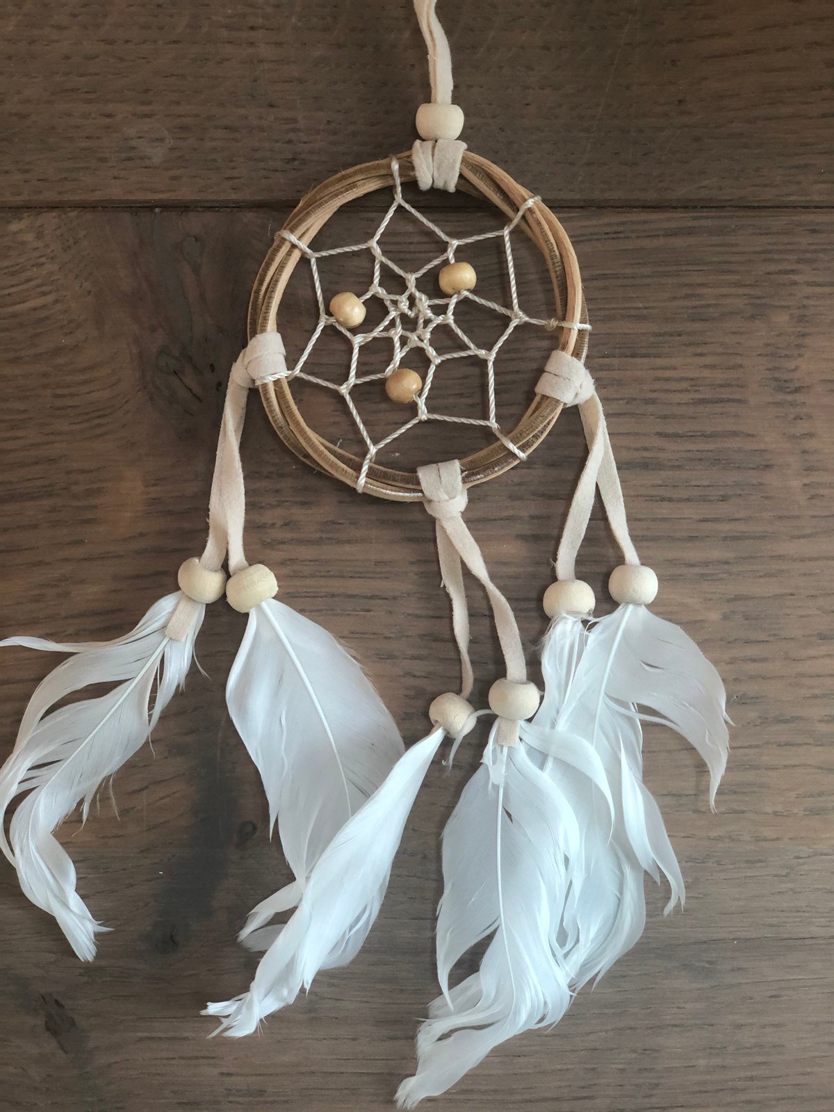 Rattan Kasnaklı Beyaz Tüylü Araba Aynası Rüya Kapanı (6 cm çap)