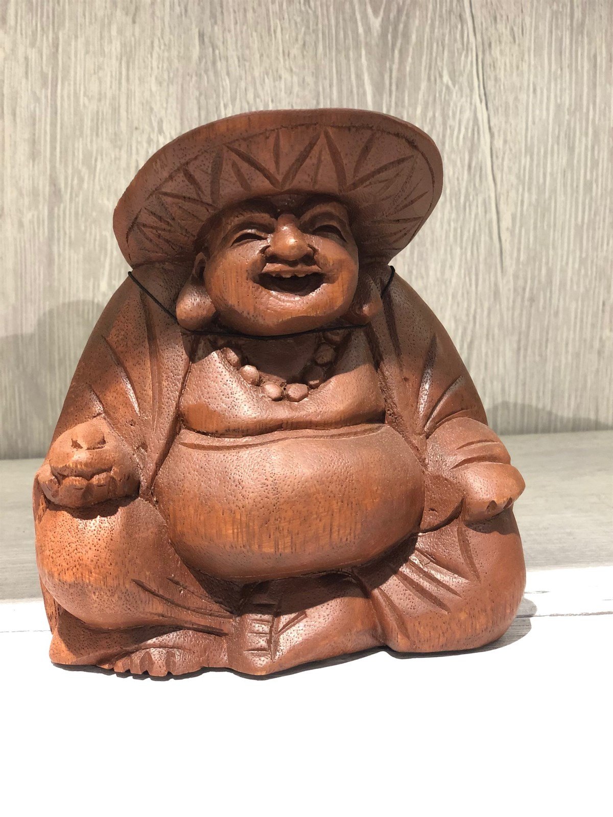 Şapkalı Gülen Buda Heykelciği (Küçük Boy 15 cm)