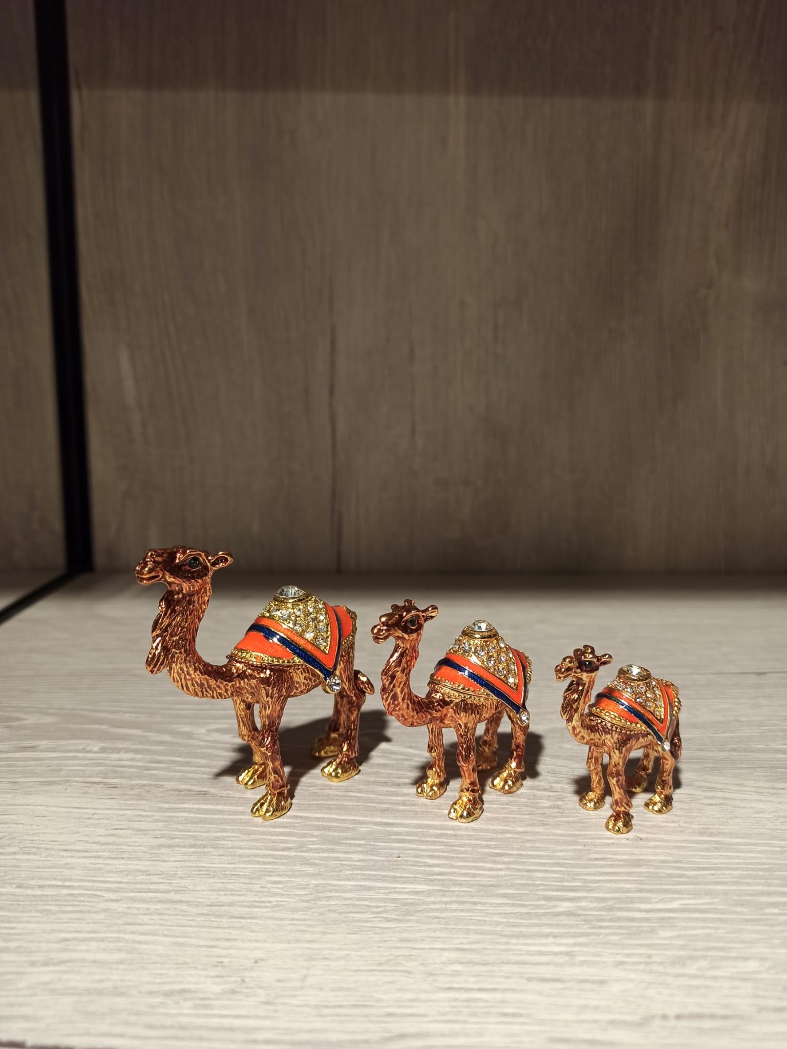 Swarovski Taşlı Deve 3'lü Mücevherlik / Dekoratif Biblo - Miamantra