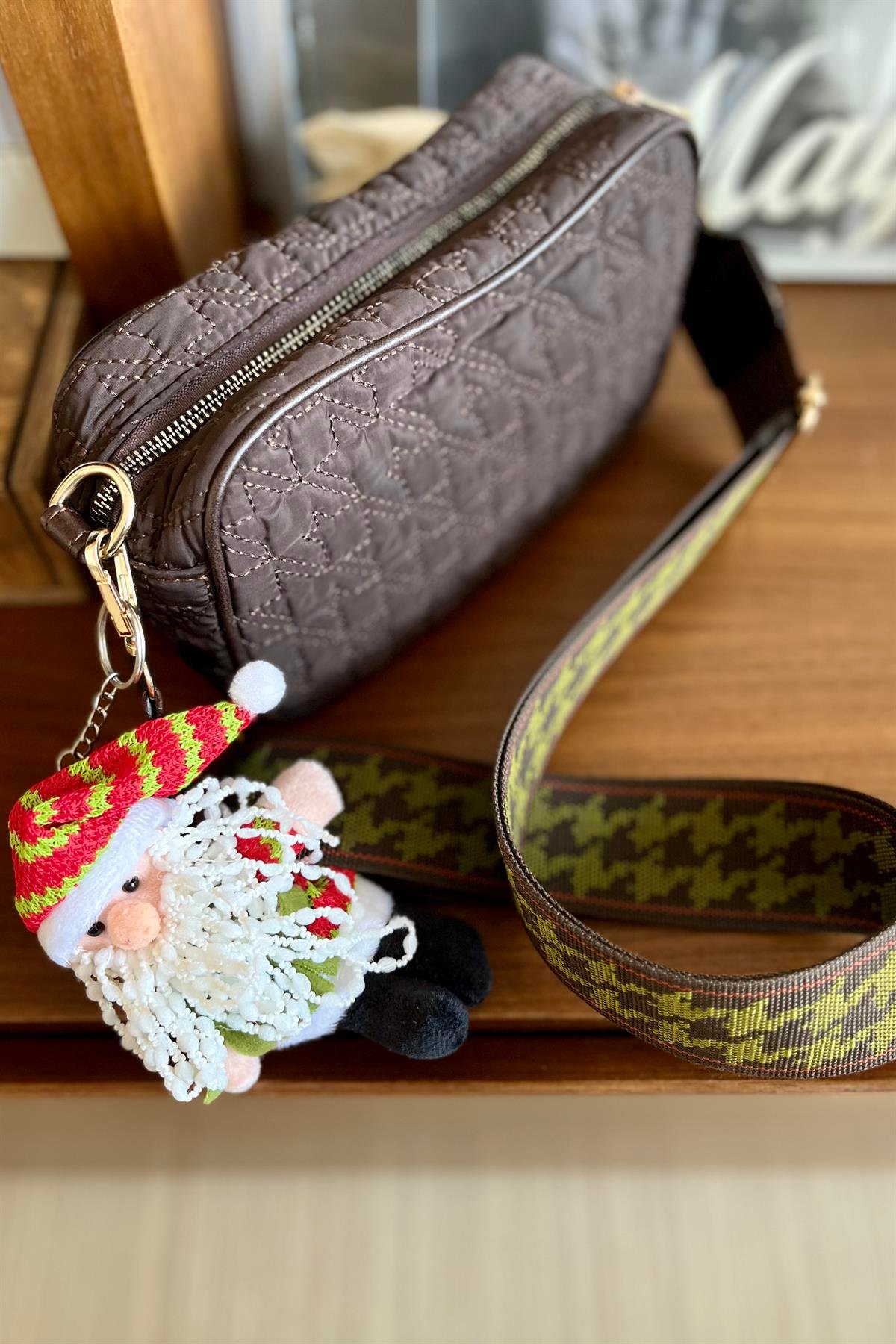 Yılbaşı Temalı Noel Baba Sevimli Peluş Model Anahtarlık , Çanta Aksesuarı Hediyelik (14 cm) - Miamantra