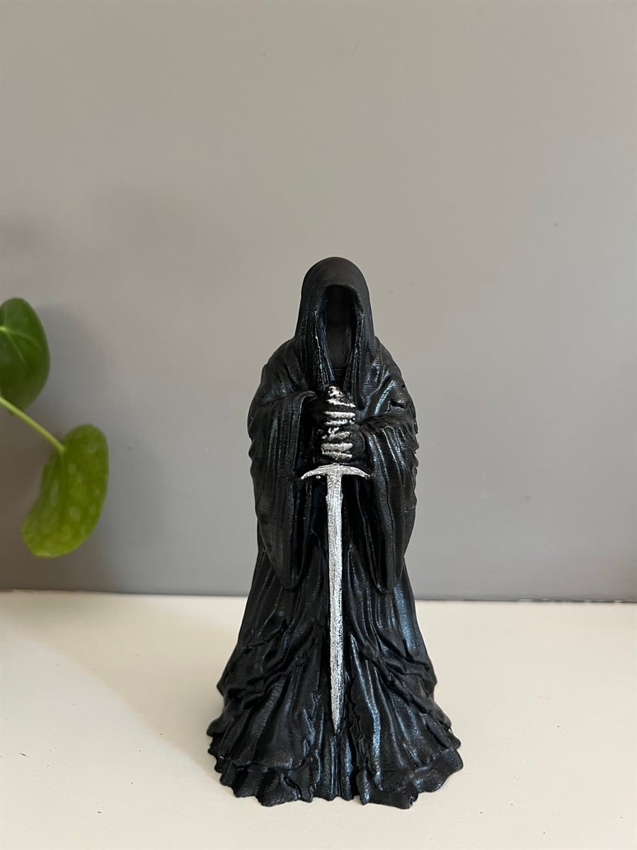 Yüzüklerin Efendisi Nazgul Biblo / Figür 16 cm - Miamanatra
