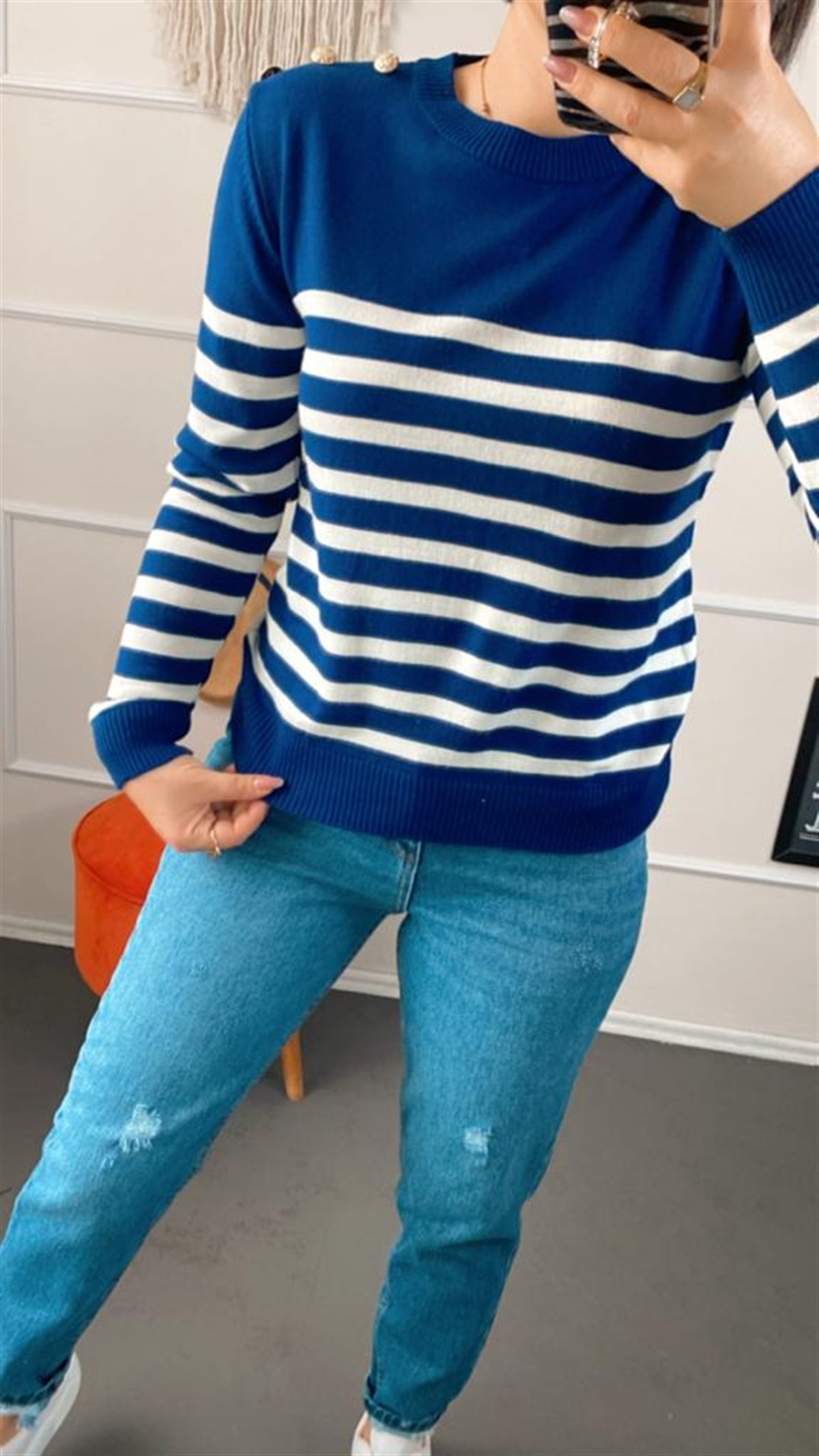 Düğme detaylı trıko