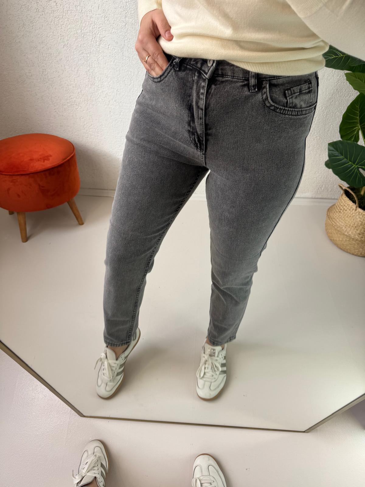 Likralı Gri Jean