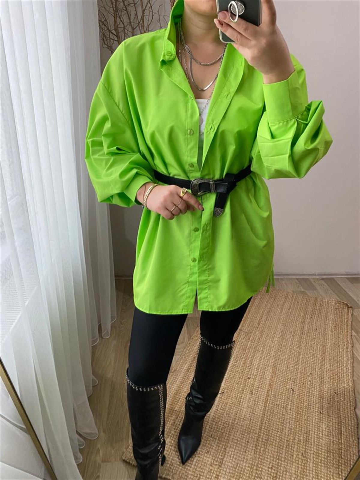 Neon yanları buzgulu rahat kalıp gomlek