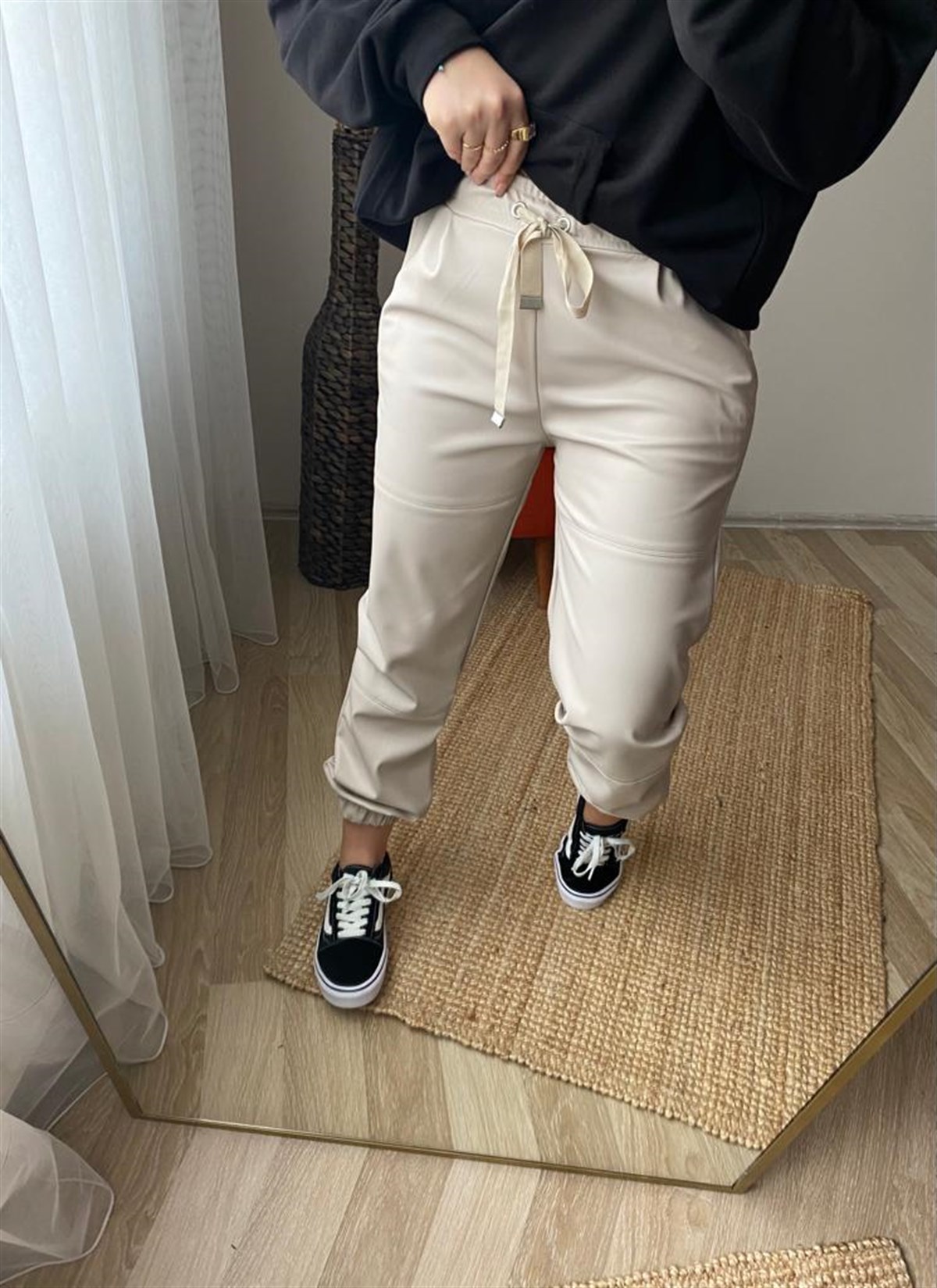 Pacası lasstıklı ıcı sıyırma sardonlu derı pantalon