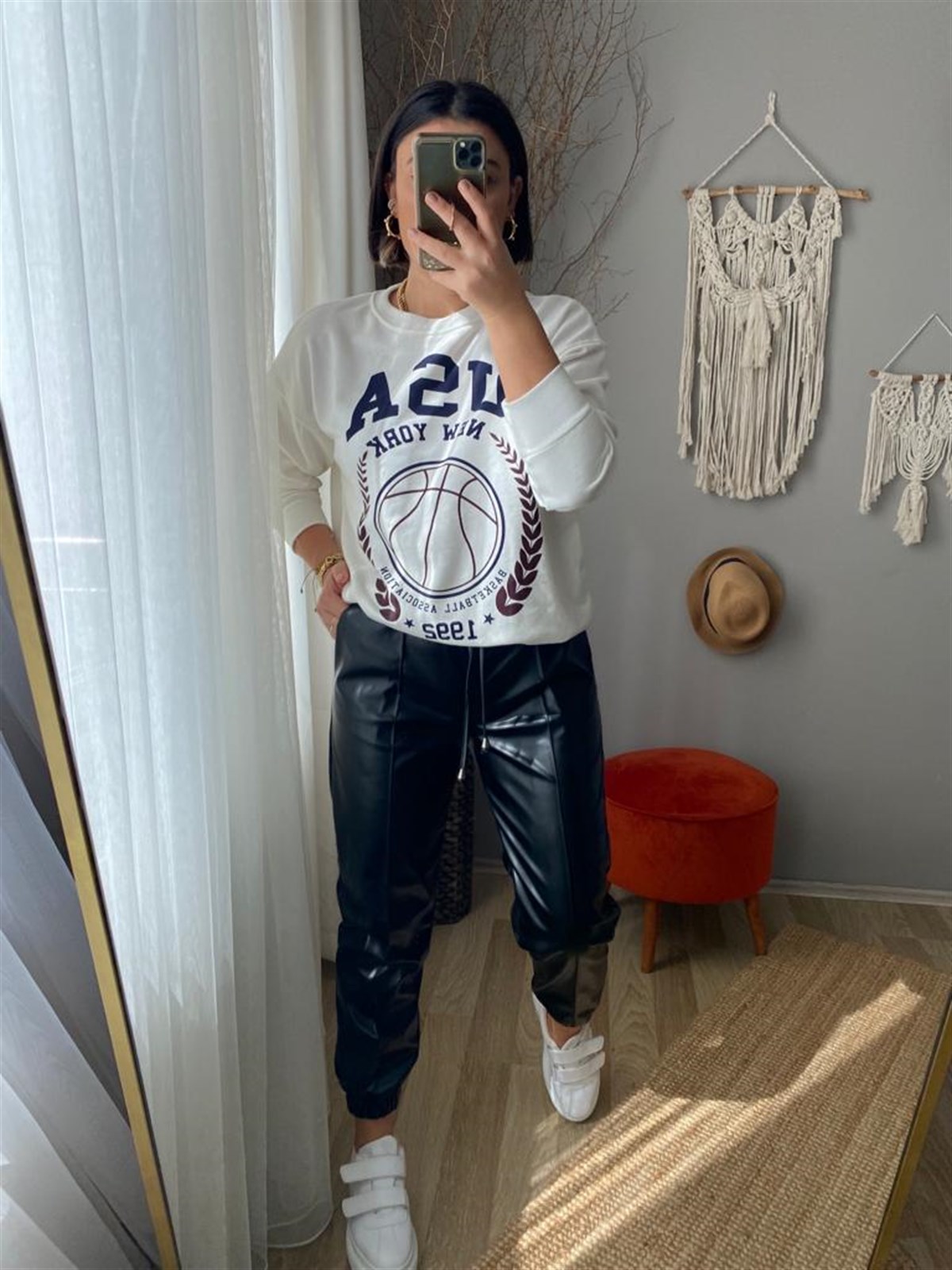 Paçası lastıkli yumuşak deri pantalon