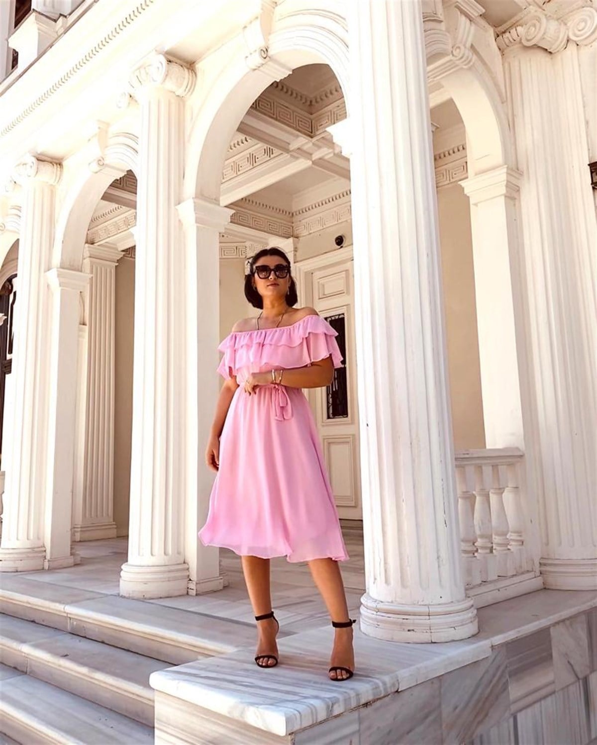 Pembe sıfon elbıse