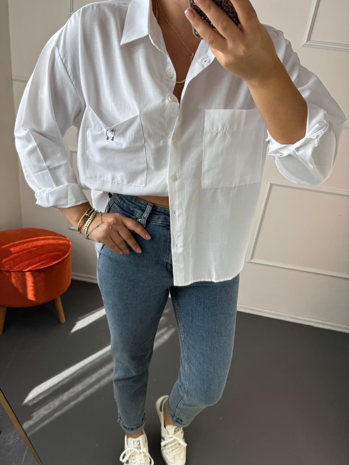 Piercing Detaylı Gömlek