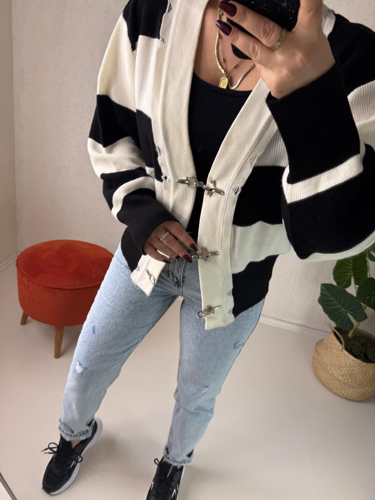 Siyah Marka Model Hırka