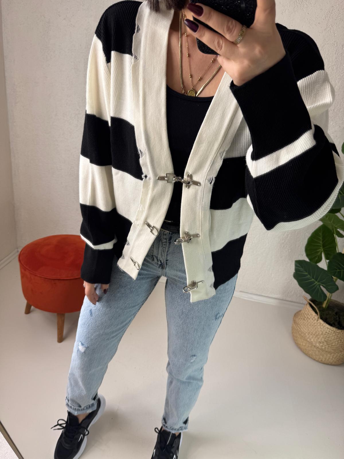 Siyah Marka Model Hırka